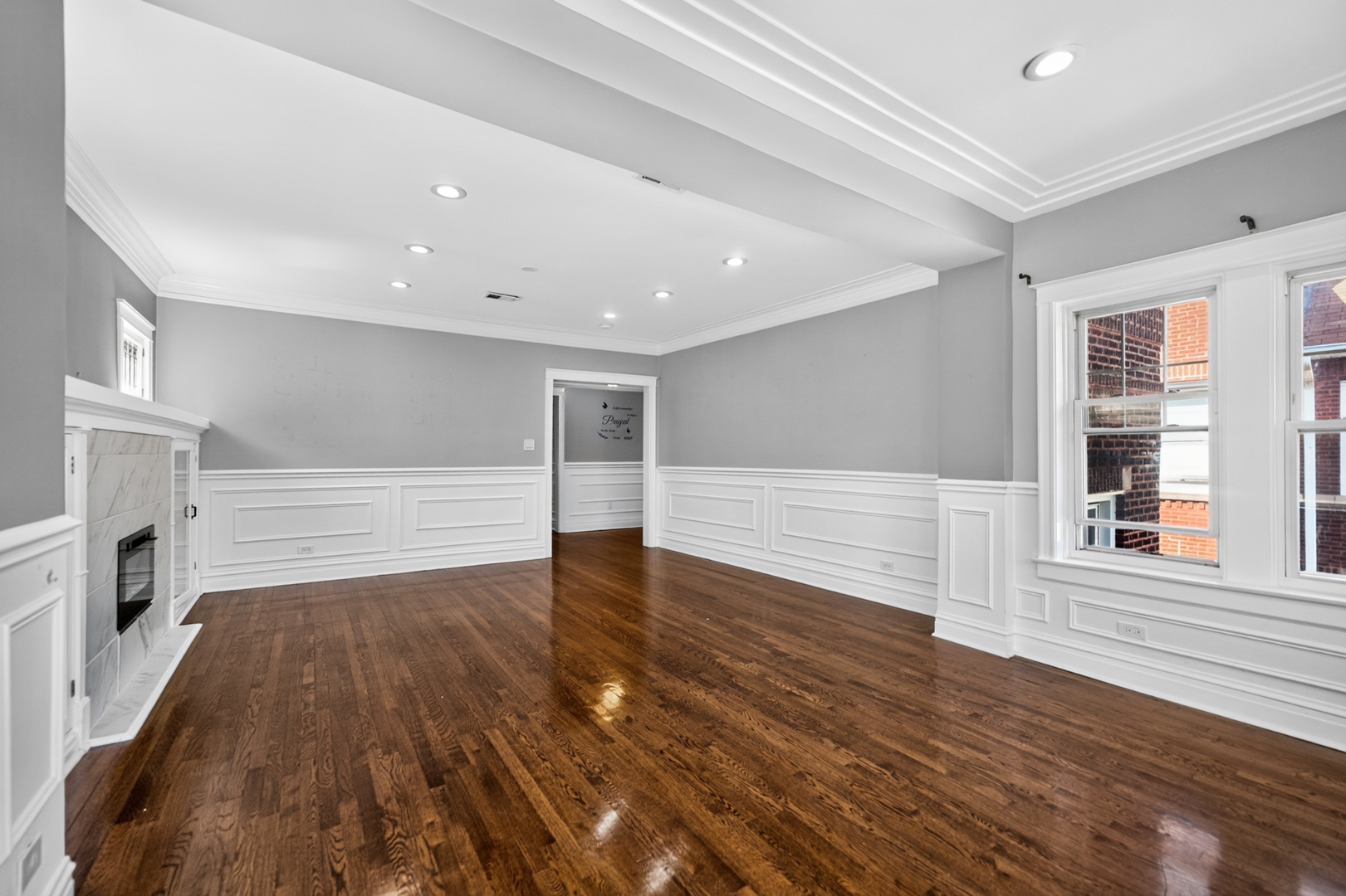 7440 S Paxton Avenue Unit: 2