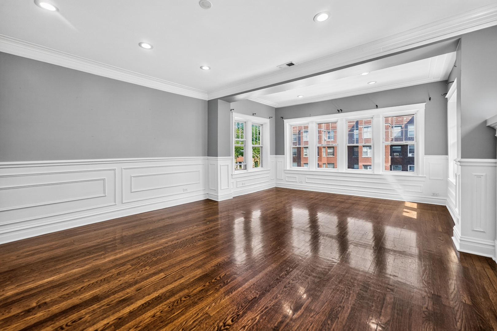 7440 S Paxton Avenue Unit: 2