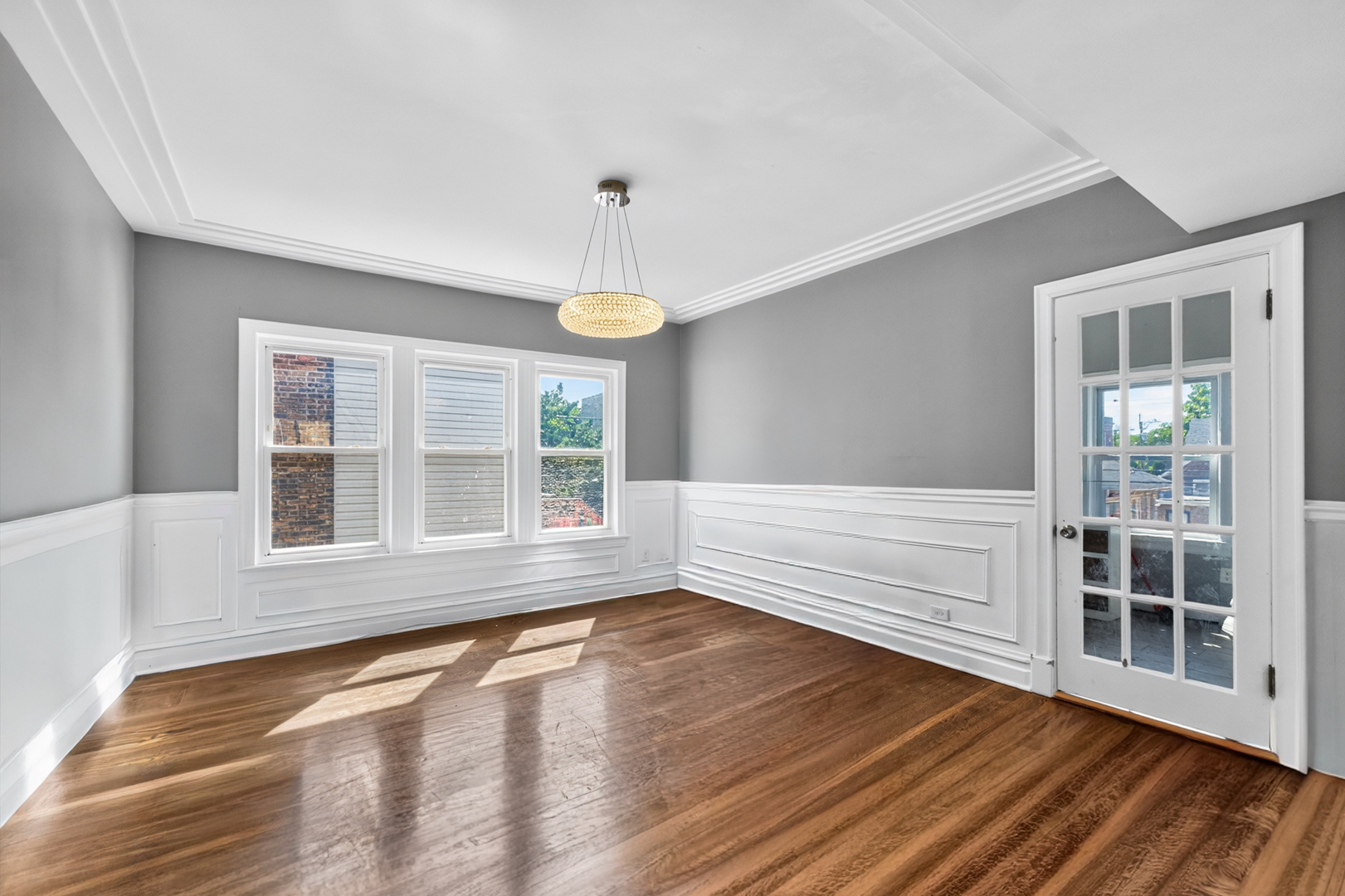 7440 S Paxton Avenue Unit: 2