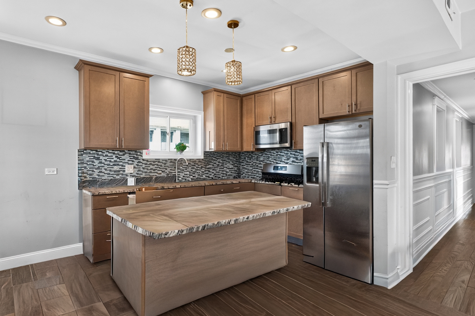 7440 S Paxton Avenue Unit: 2