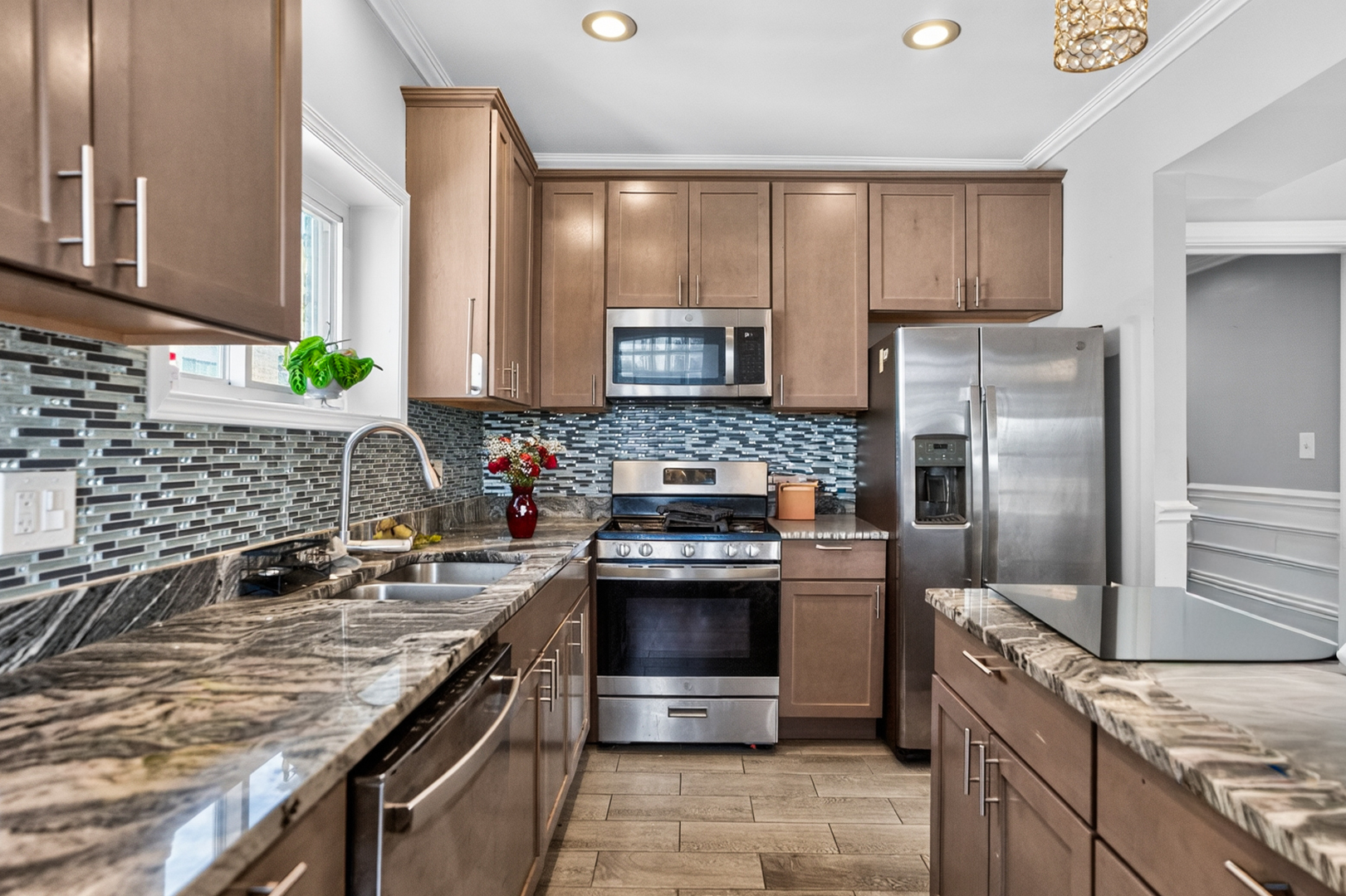 7440 S Paxton Avenue Unit: 2