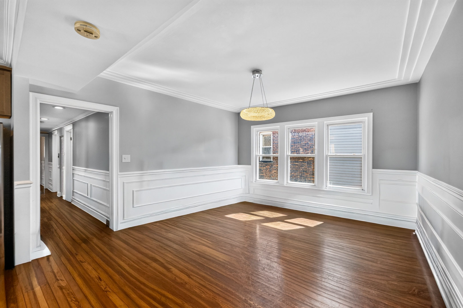 7440 S Paxton Avenue Unit: 2