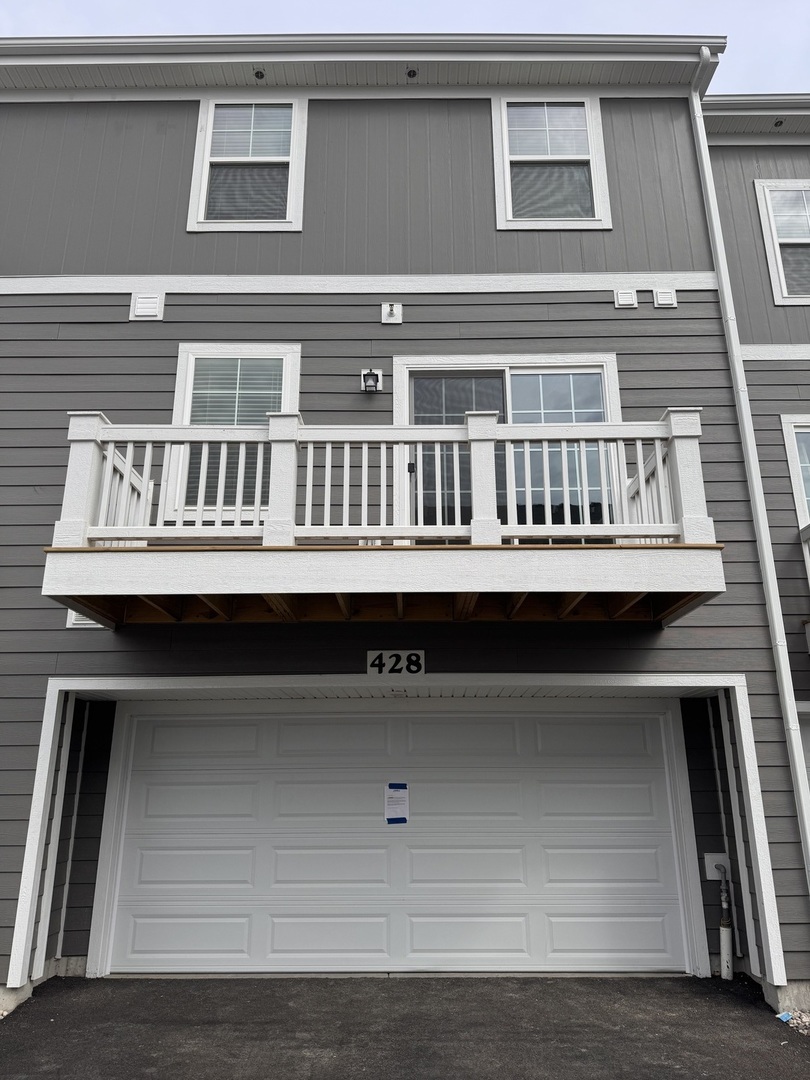428 Lakeshore Court Unit: 428