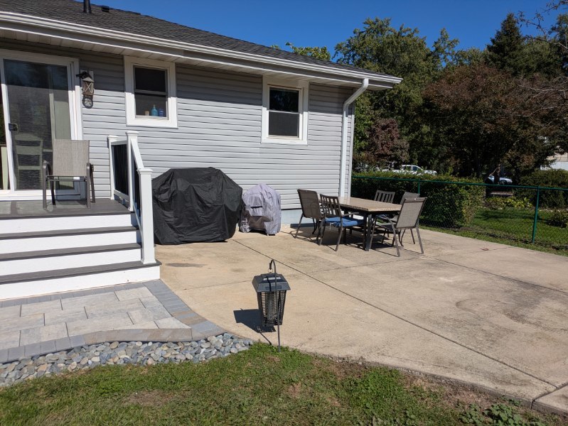 22W043 1st Street