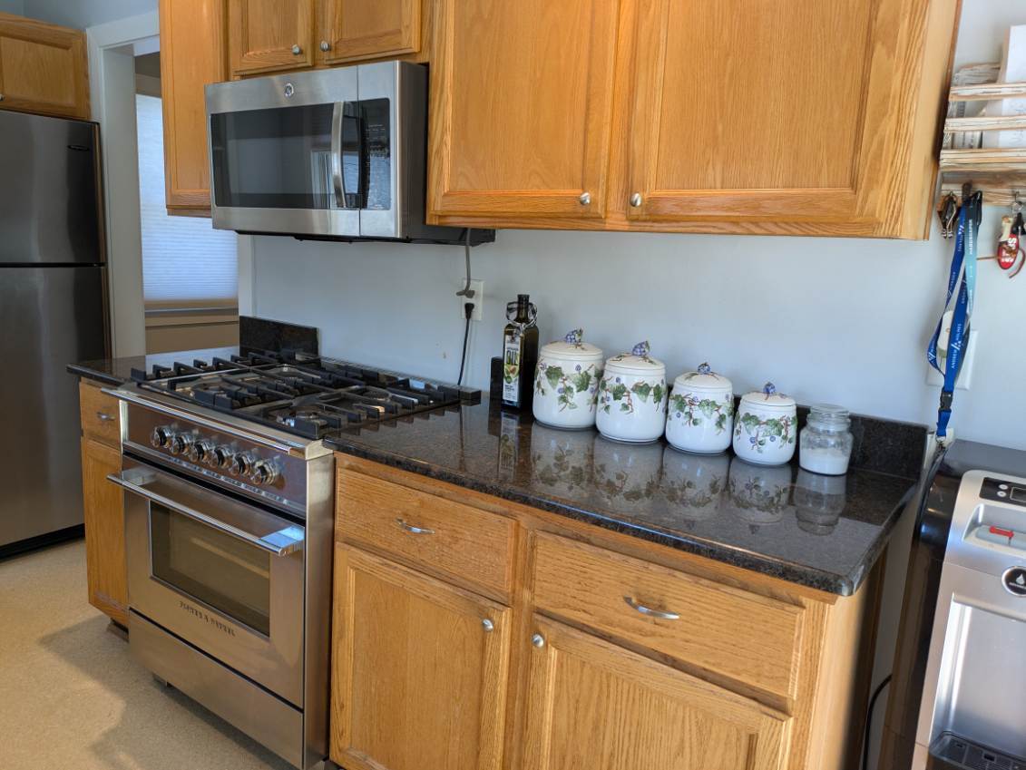 22W043 1st Street