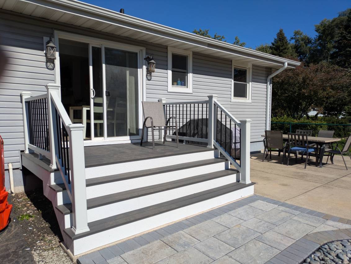 22W043 1st Street
