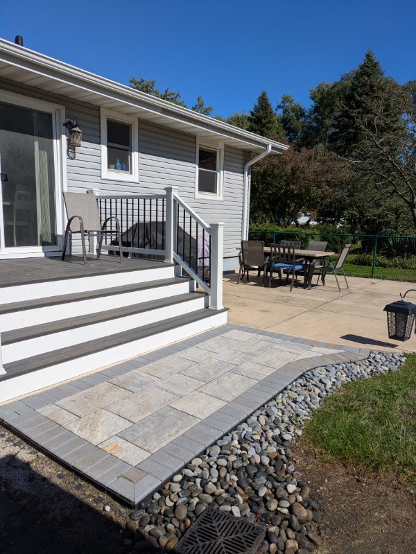 22W043 1st Street