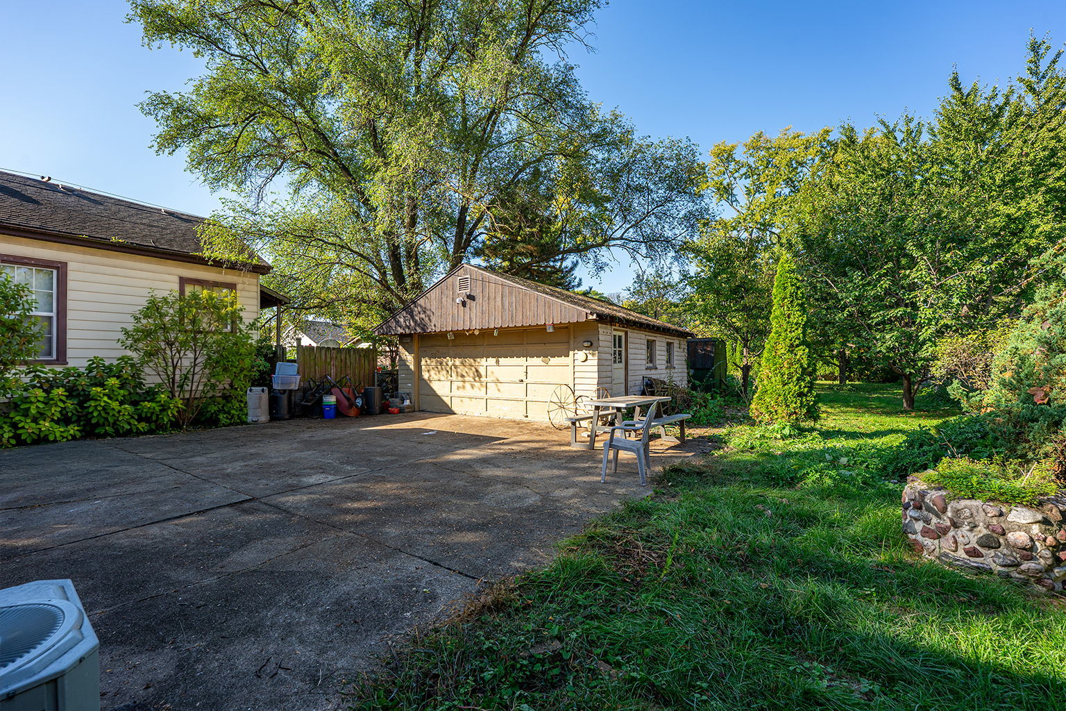 30 N Wisconsin Avenue