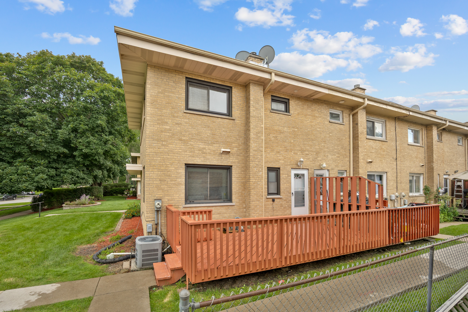 1250 N Wheeling Road