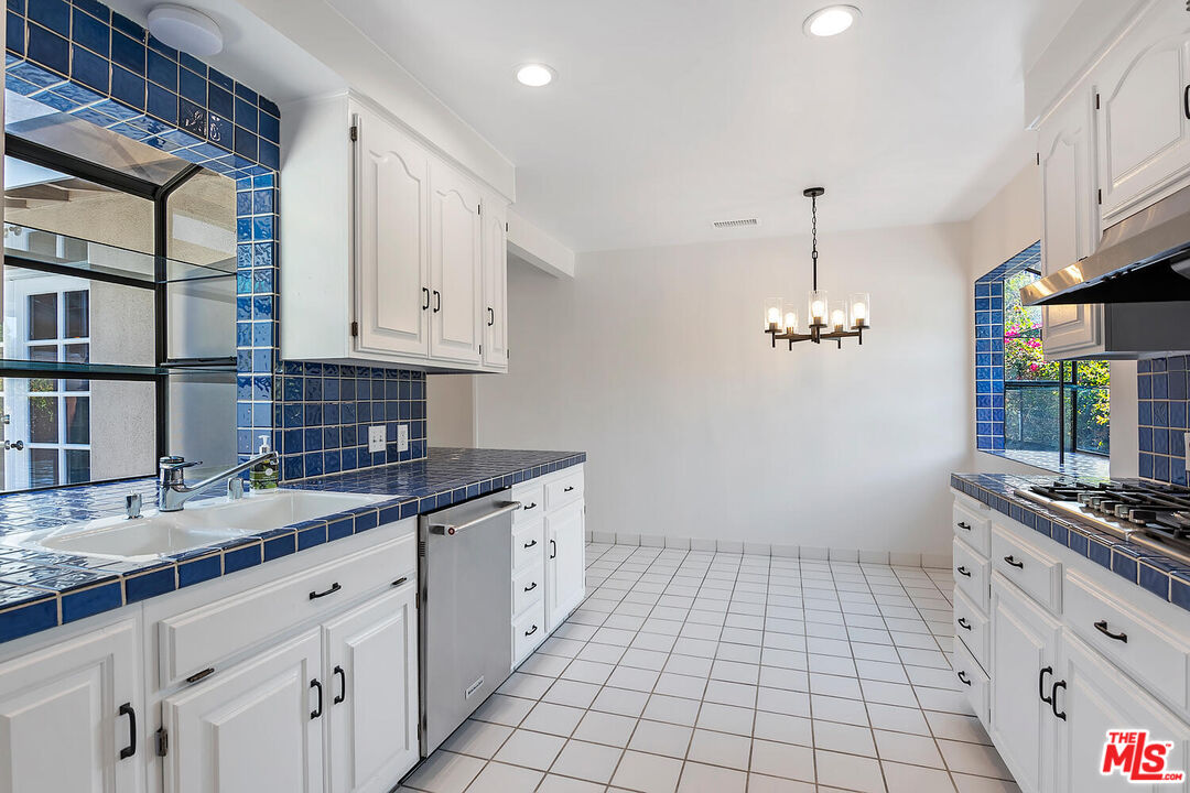 11555 Duque Dr