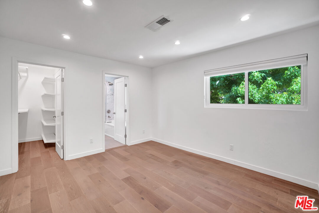 3906 Alta Mesa Dr