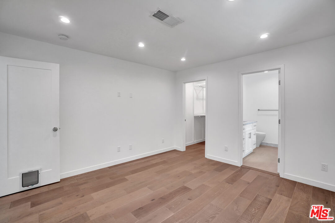 3906 Alta Mesa Dr
