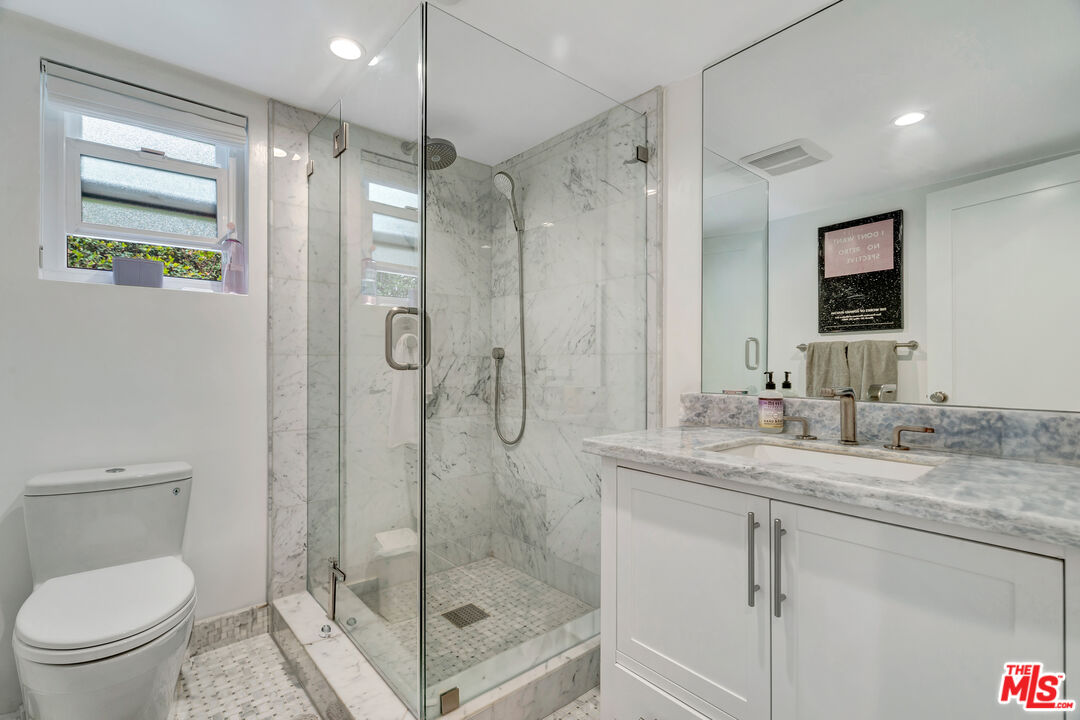 3906 Alta Mesa Dr