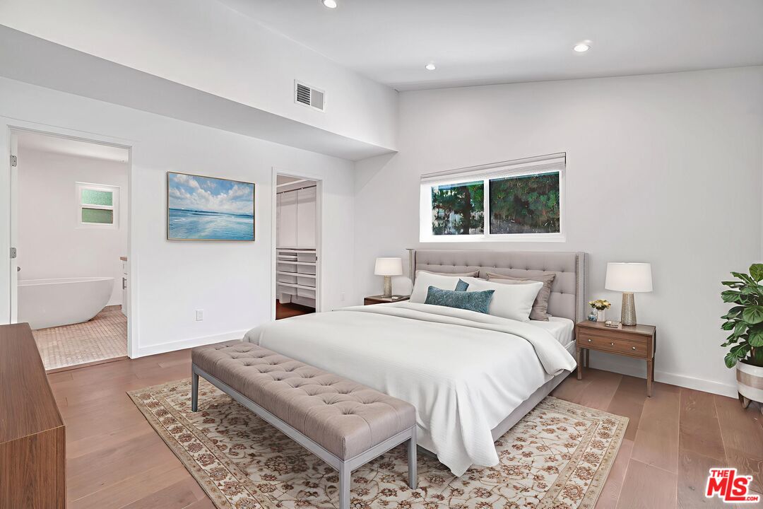 3906 Alta Mesa Dr