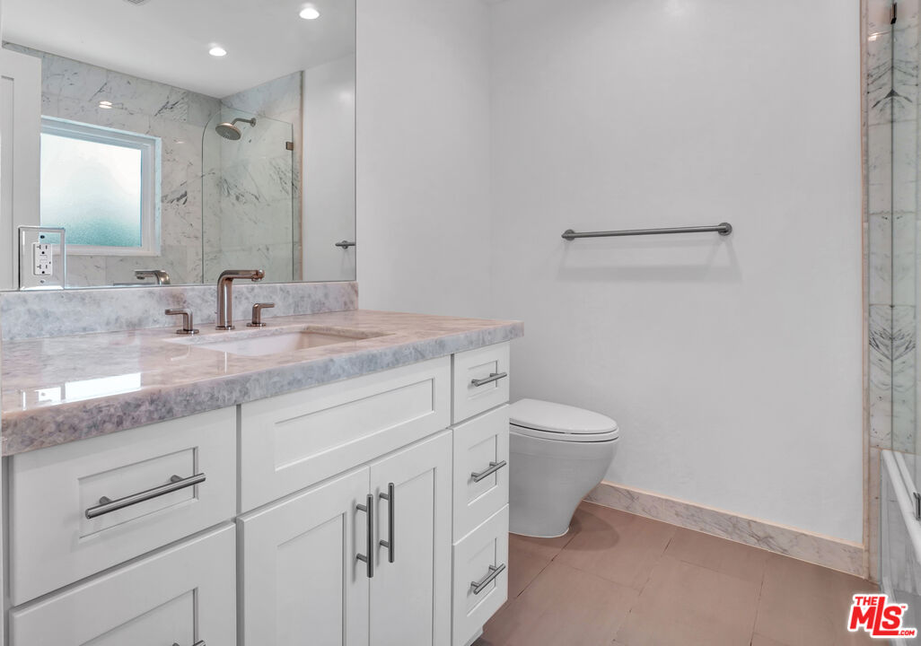 3906 Alta Mesa Dr