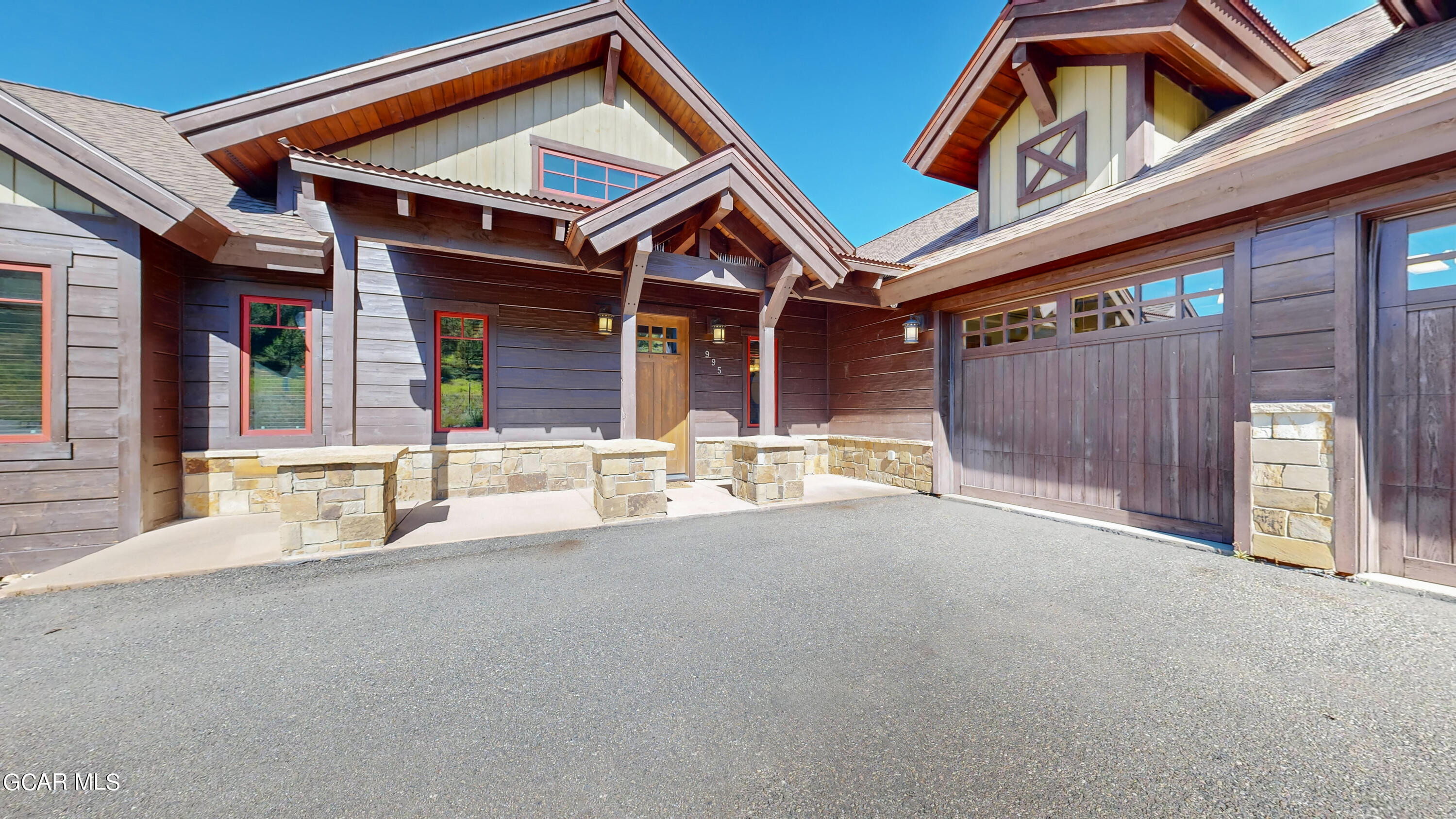 995 Shoshoni Lane