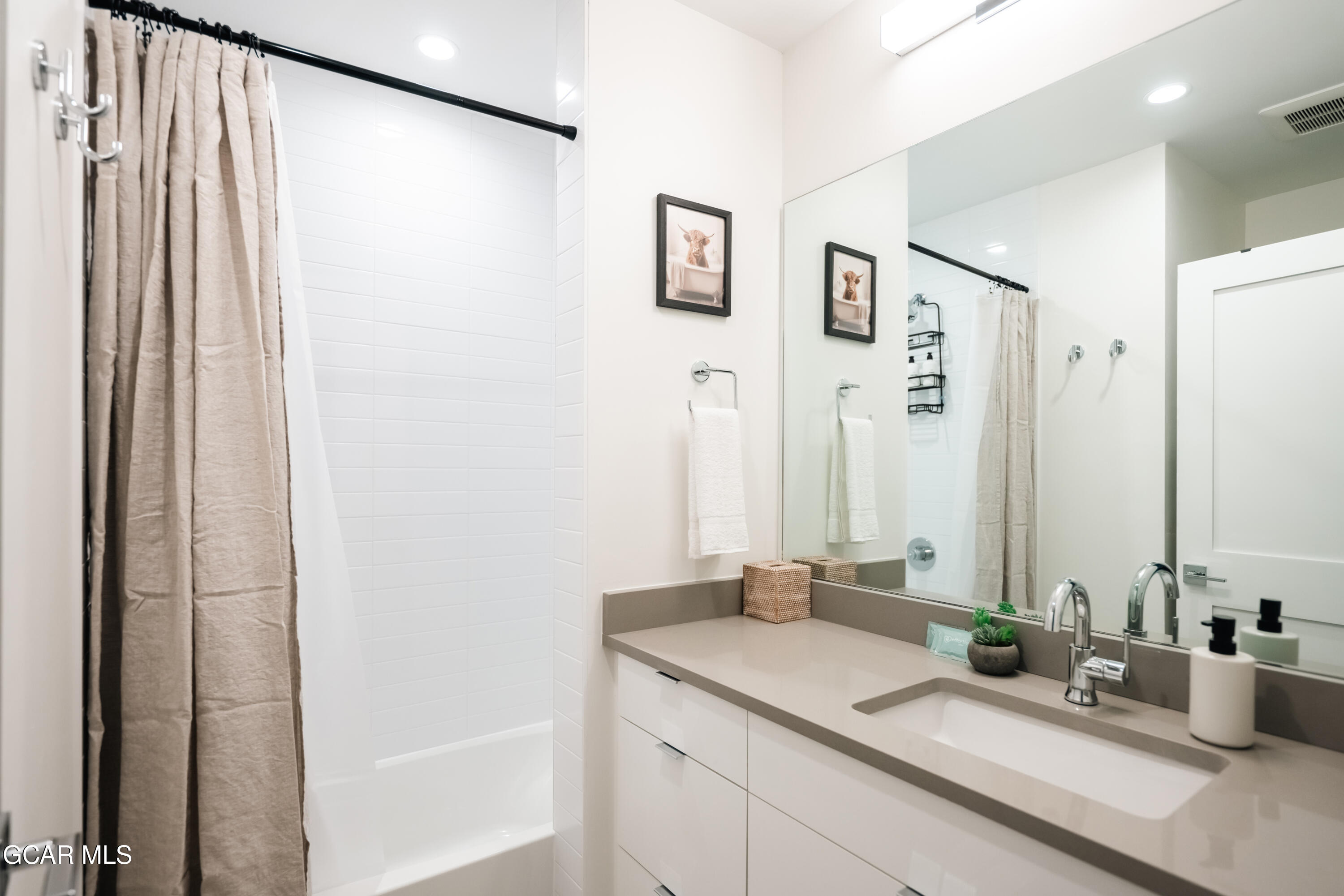 261 West Meadow Mile 3