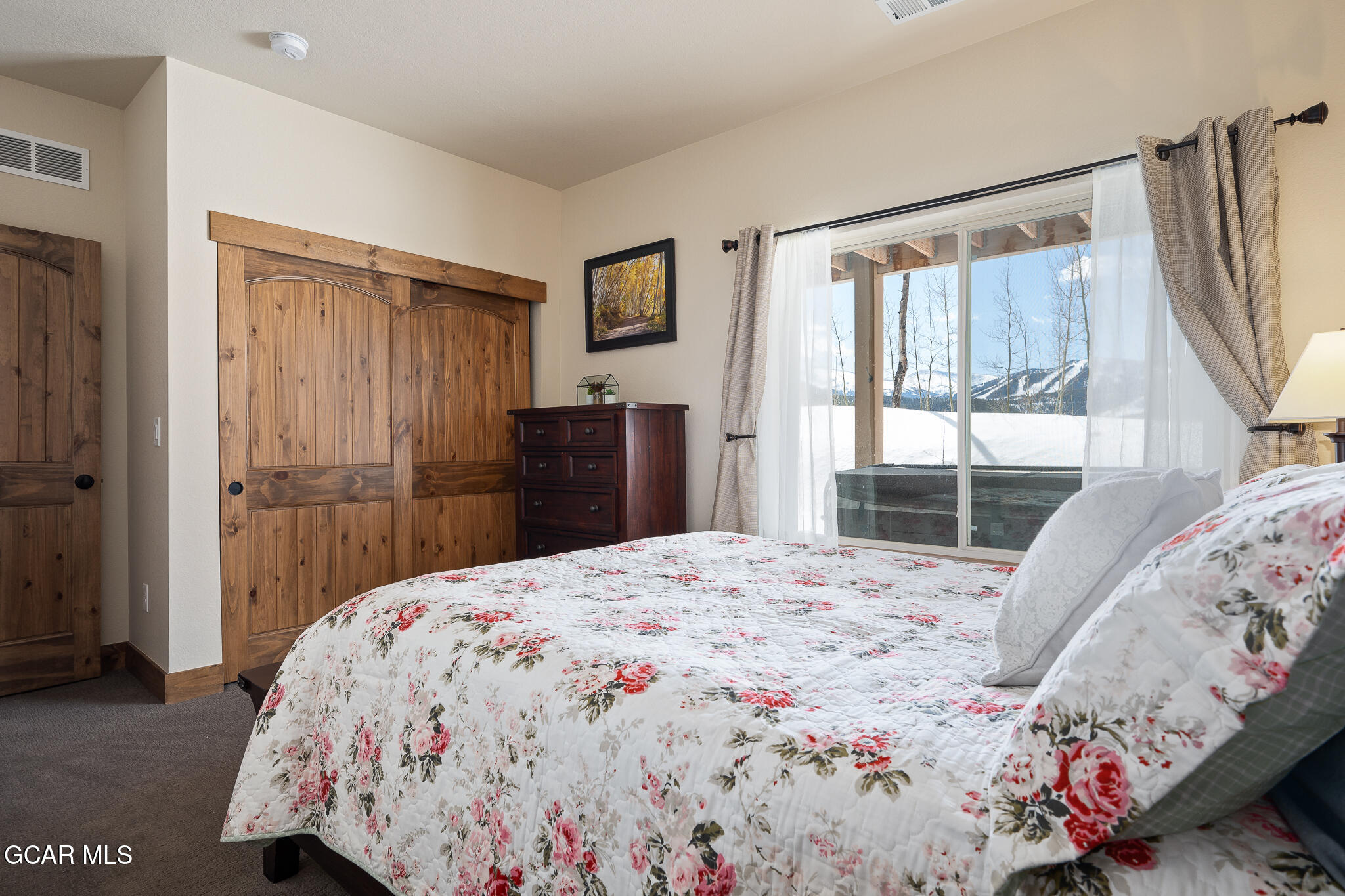 138 LOOKOUT POINT