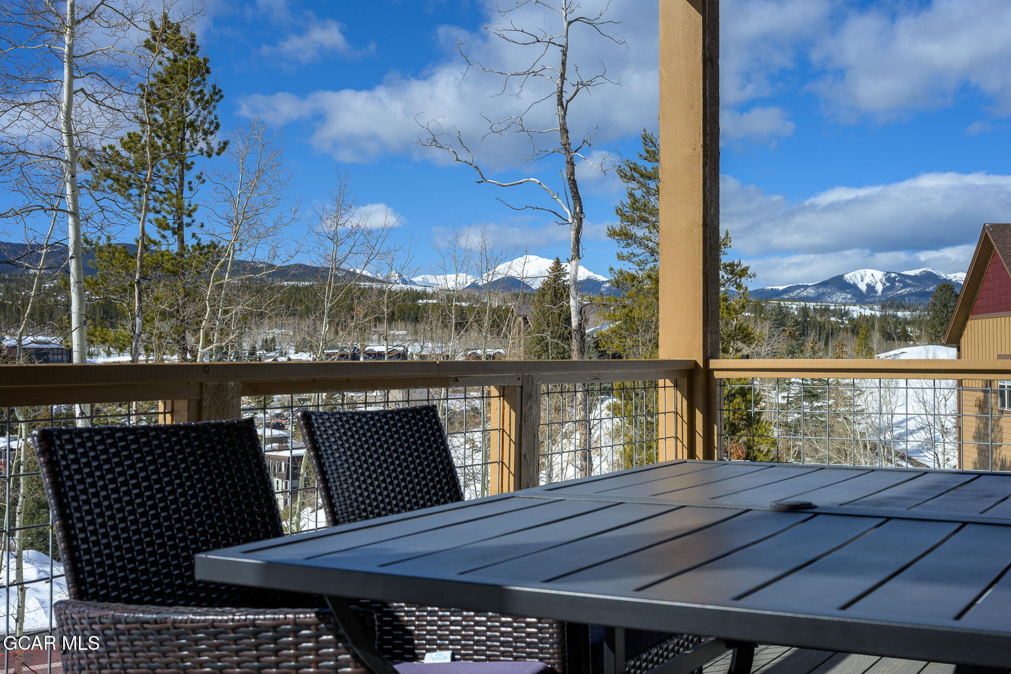 138 LOOKOUT POINT
