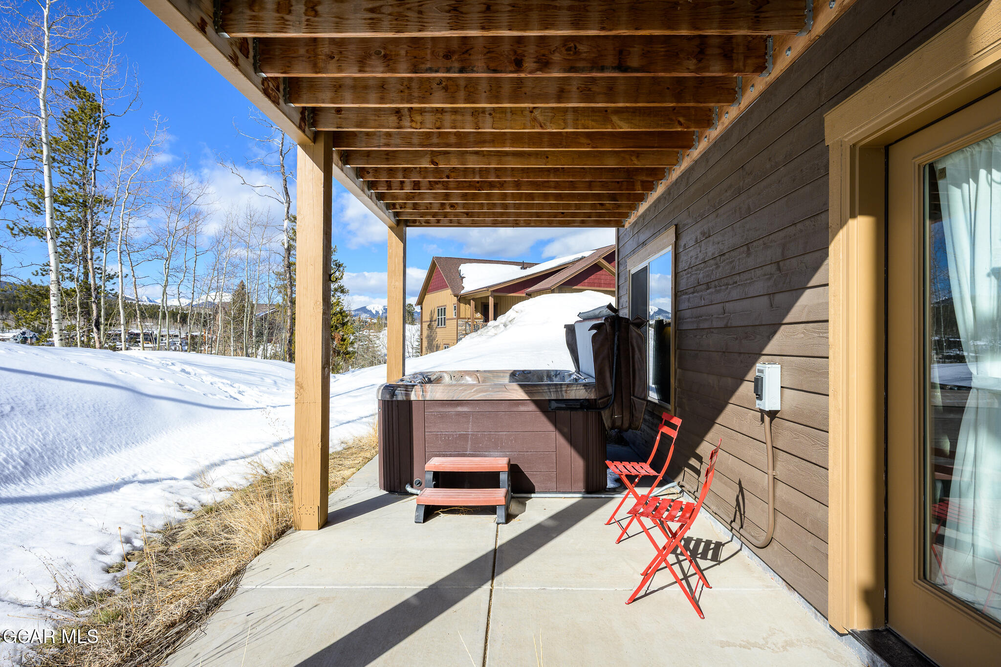 138 LOOKOUT POINT