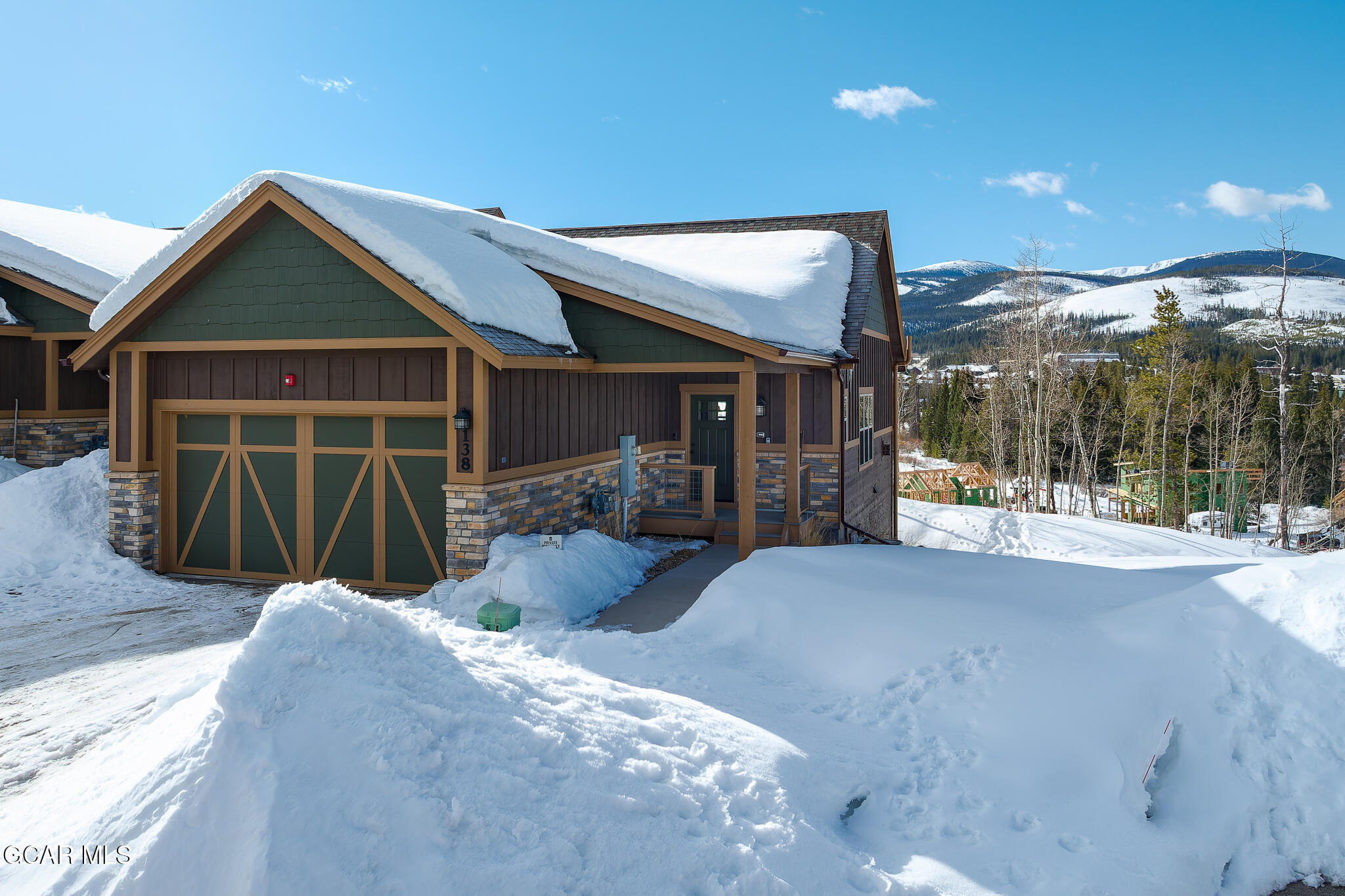 138 LOOKOUT POINT