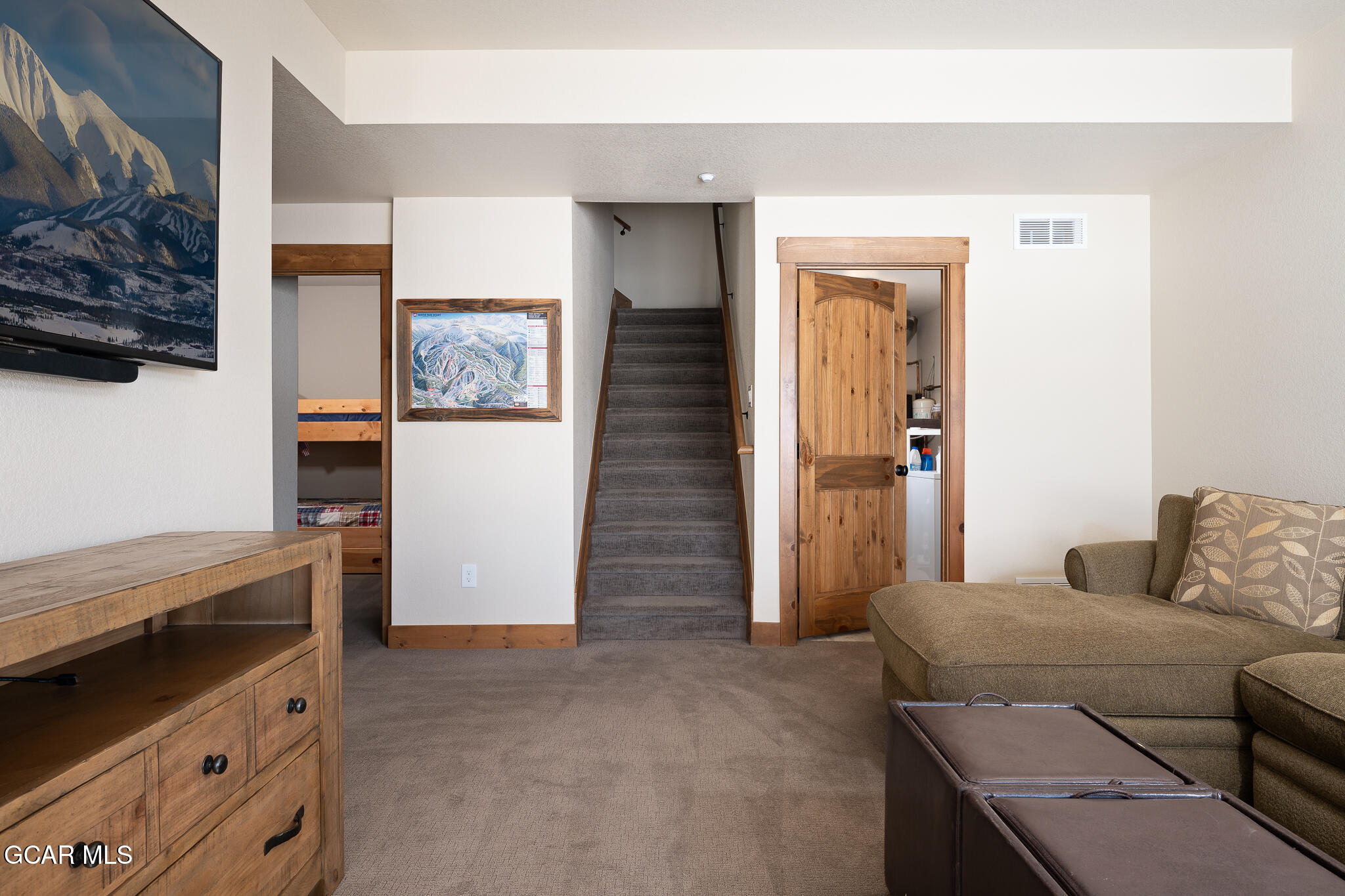 138 LOOKOUT POINT