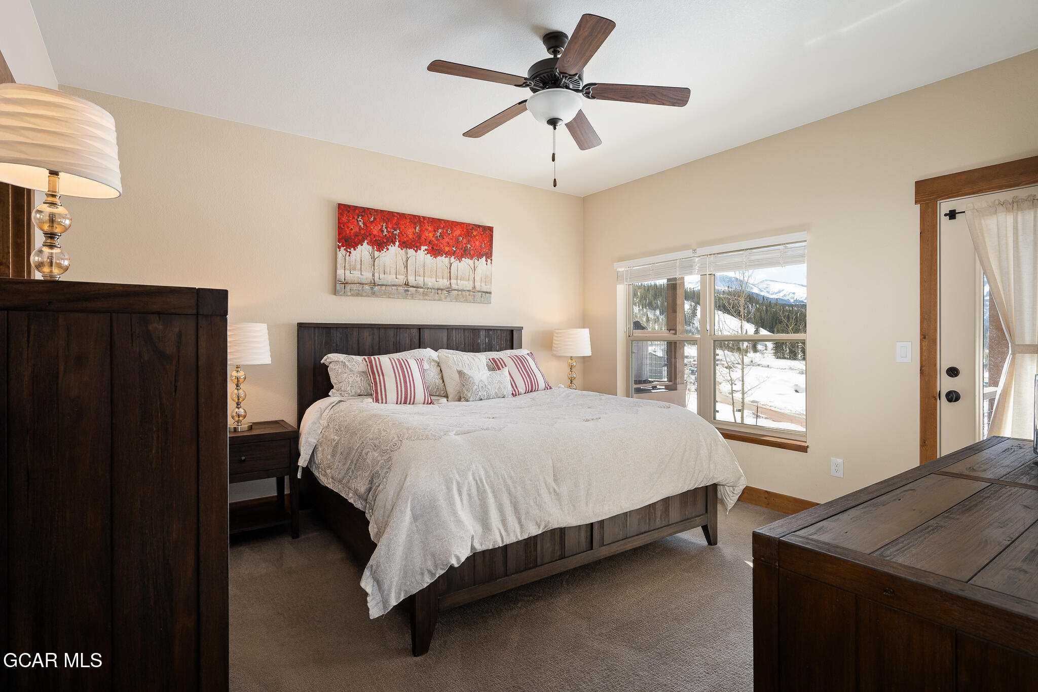 138 LOOKOUT POINT