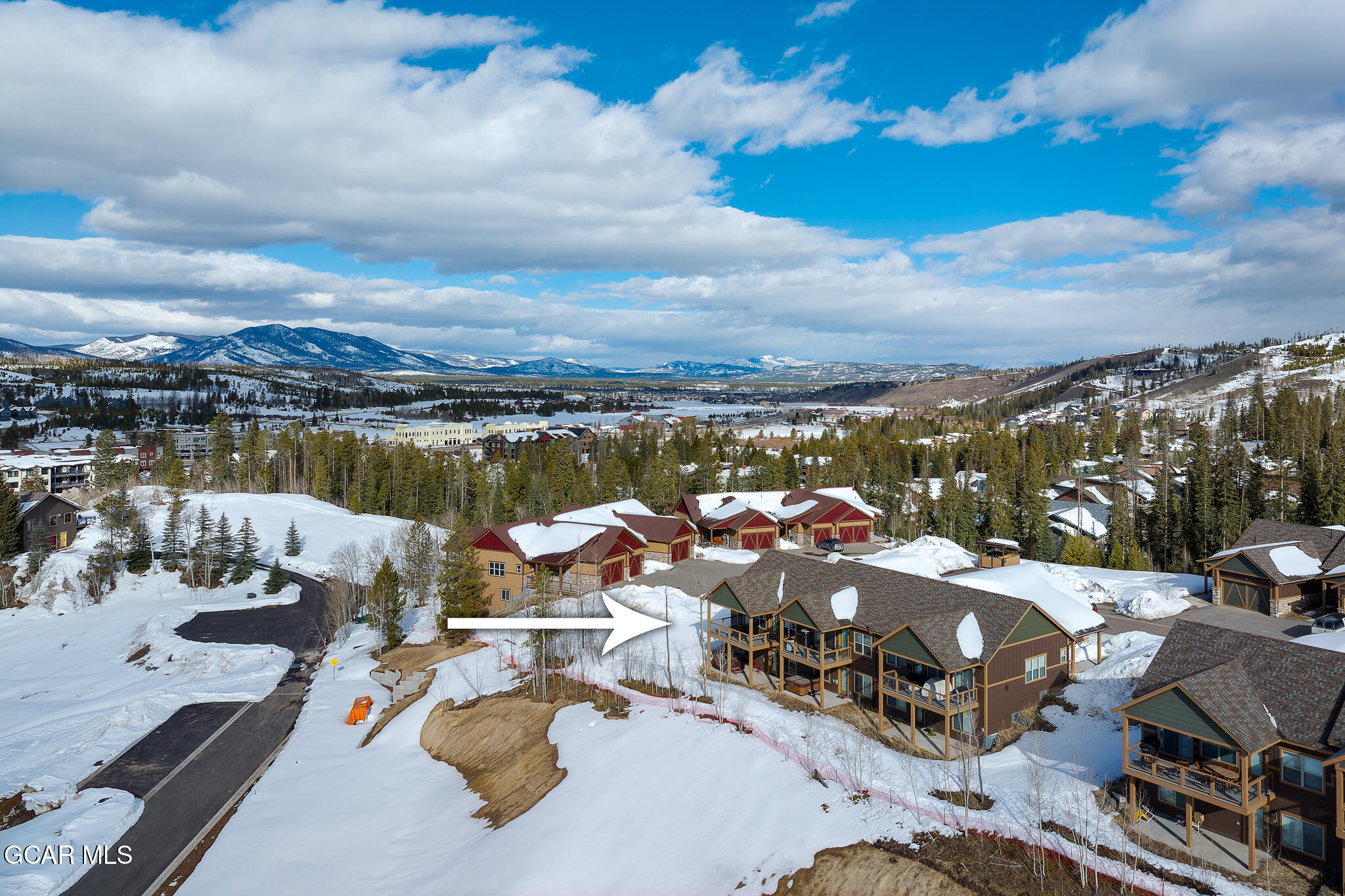 138 LOOKOUT POINT