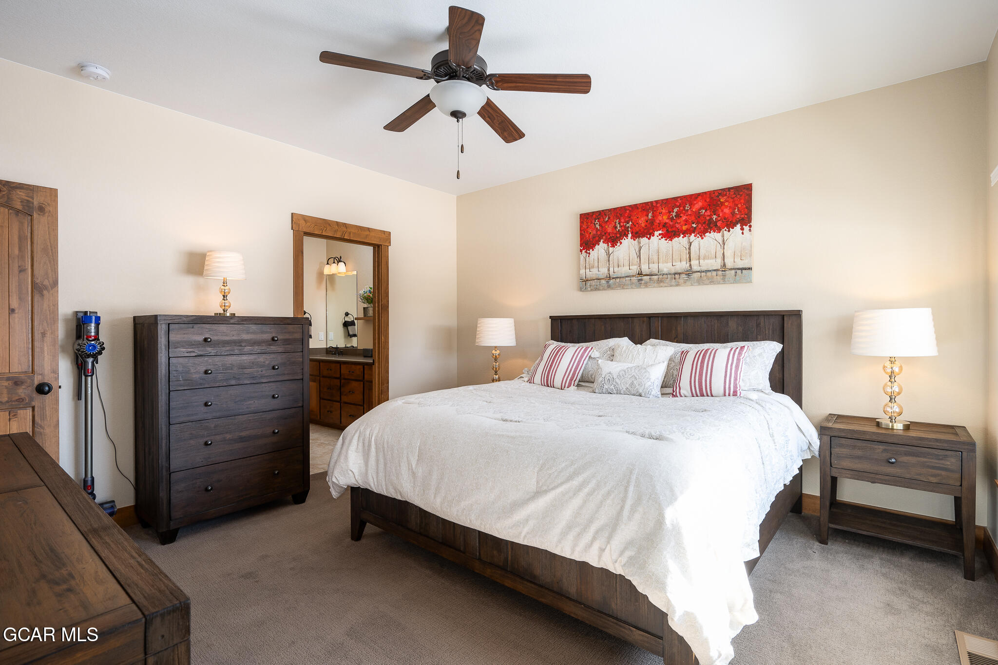 138 LOOKOUT POINT
