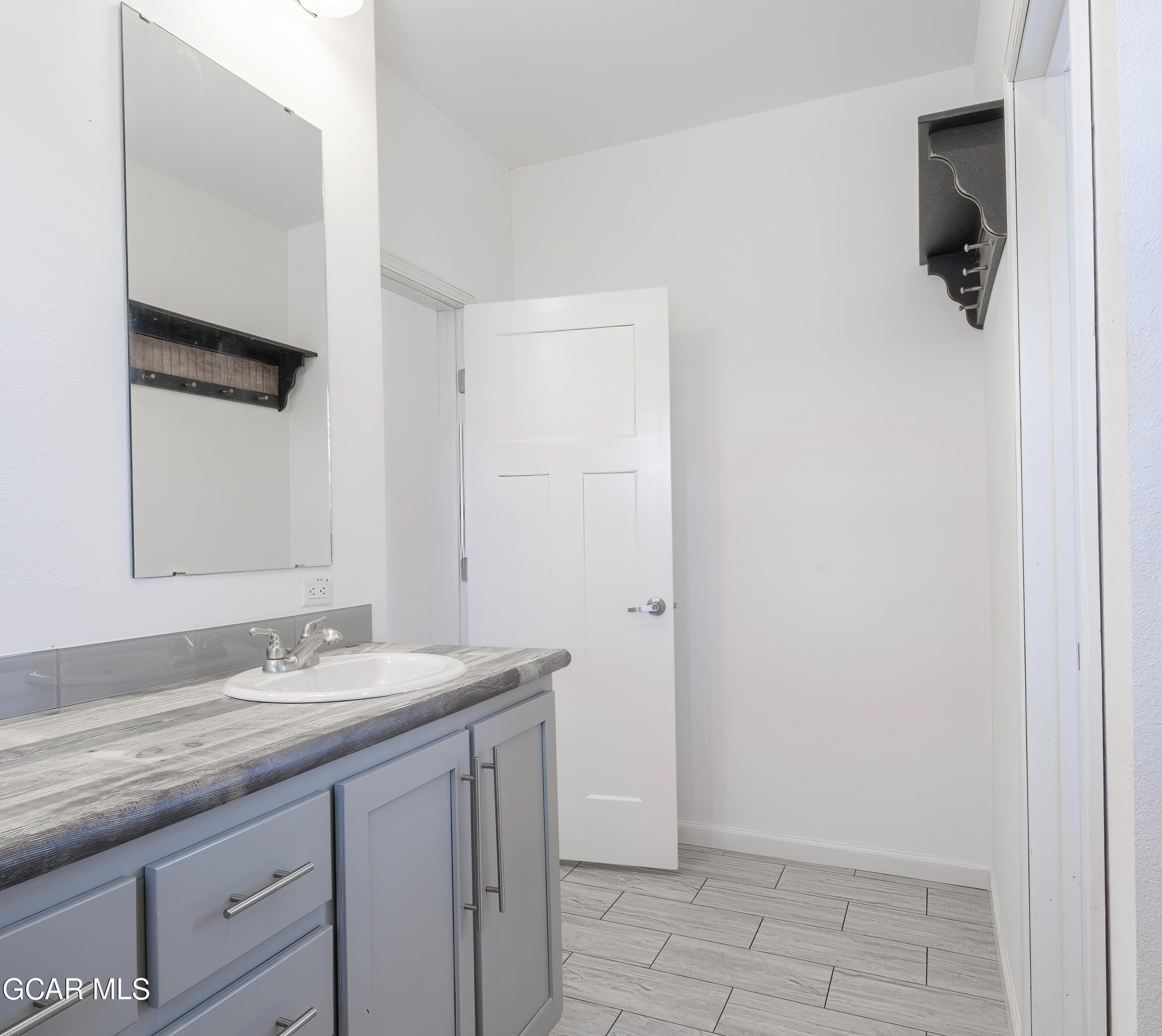 551 Summit Trail 22