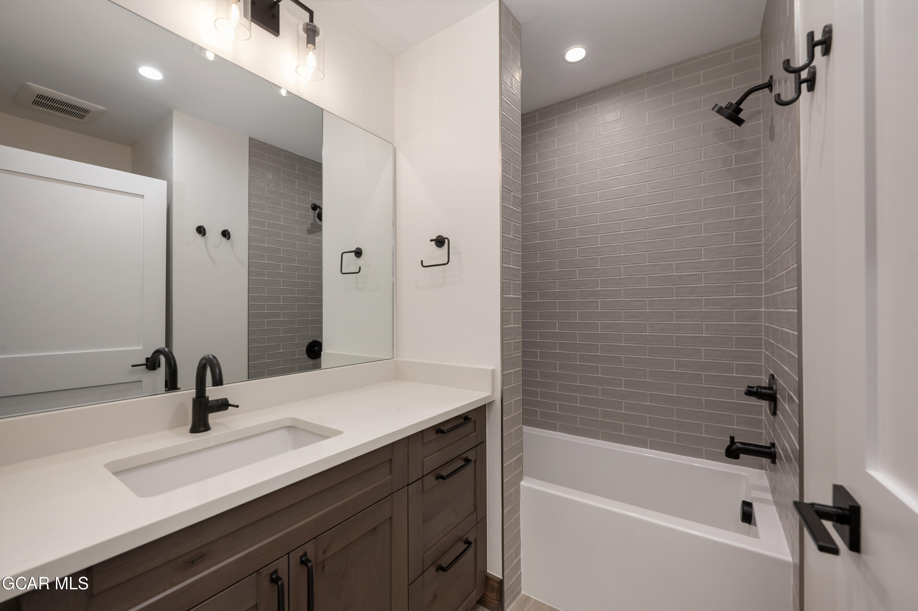 261 West Meadow Mile 4