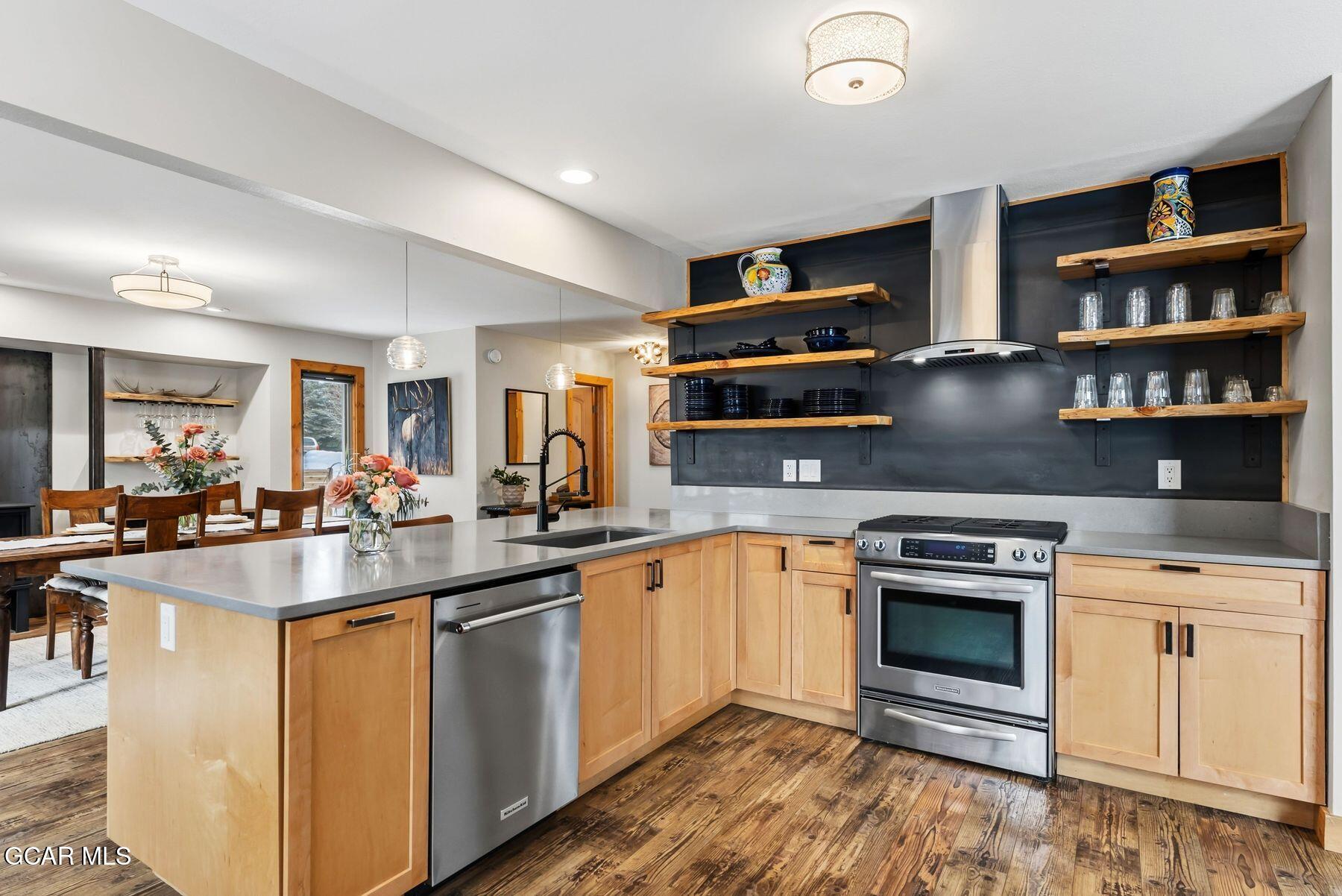 1791 &1793 Meadow Ln