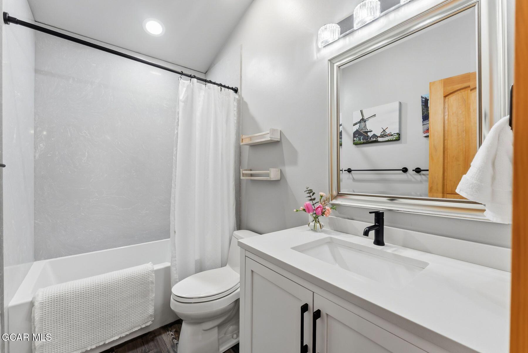 1791 &1793 Meadow Ln