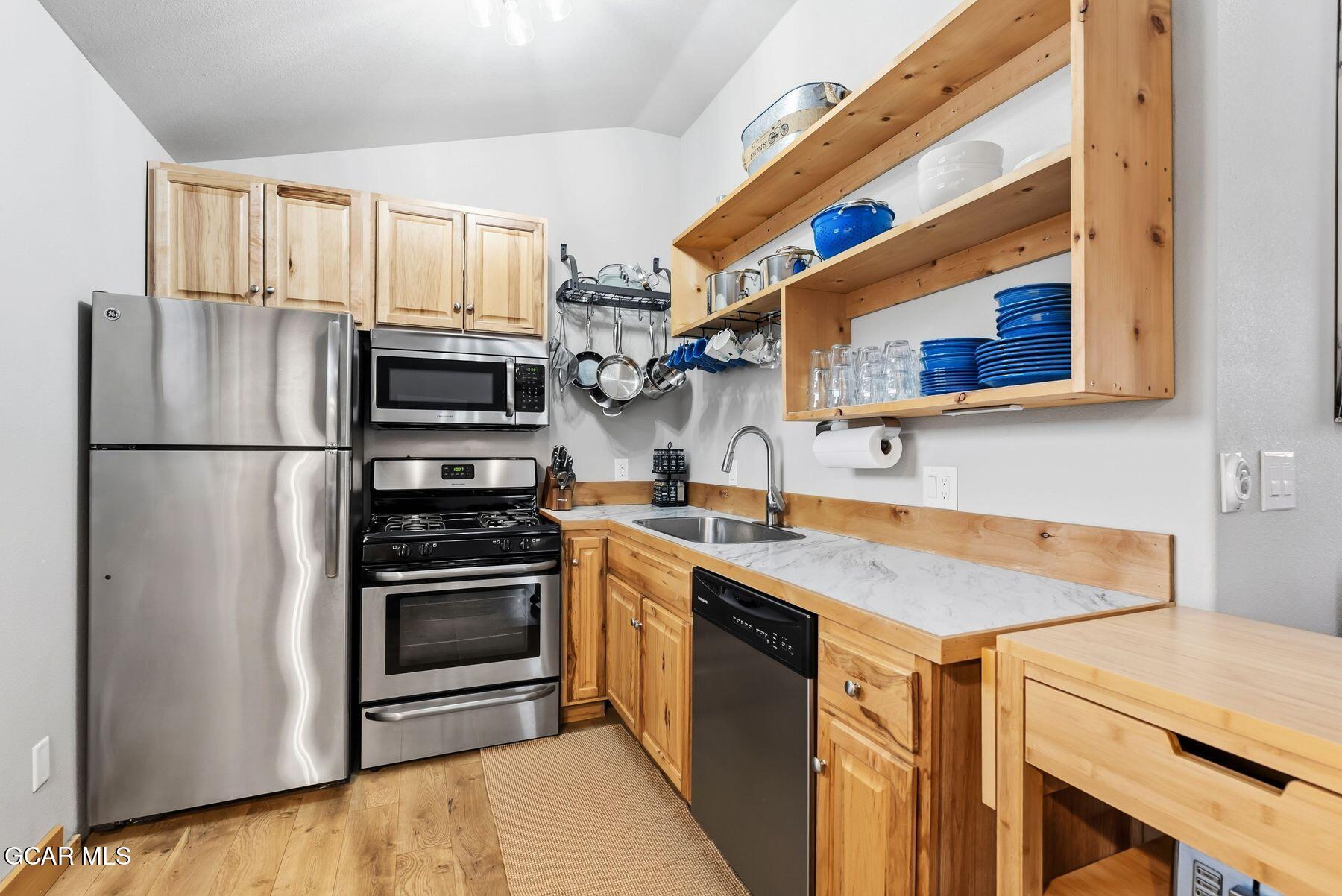 1791 &1793 Meadow Ln