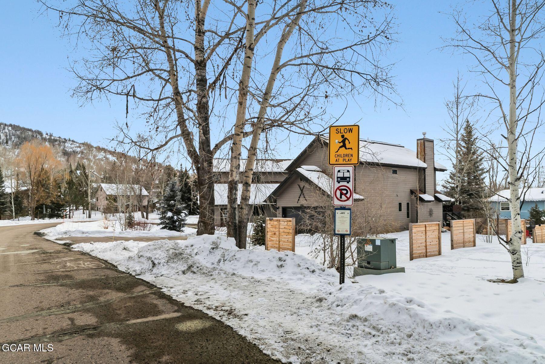 1791 &1793 Meadow Ln