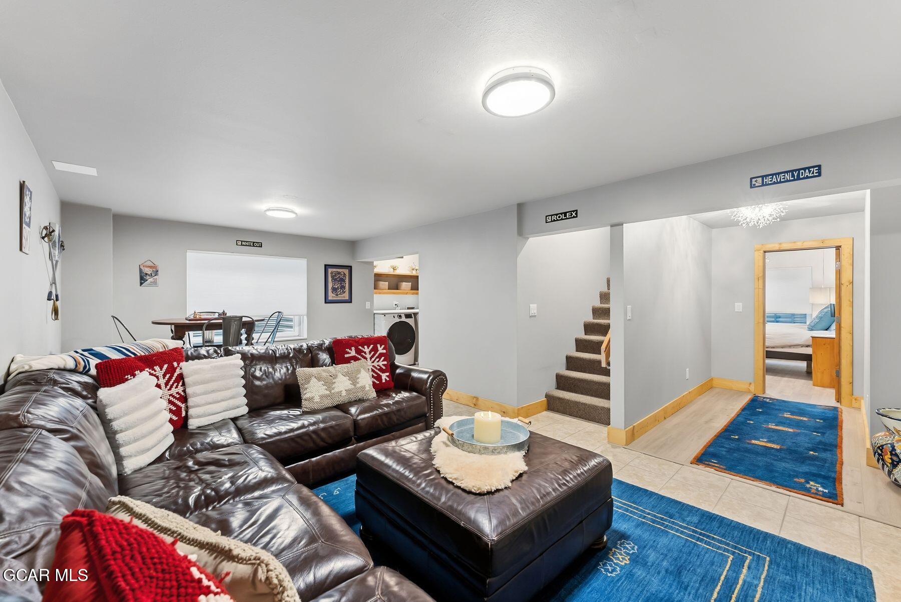 1791 &1793 Meadow Ln