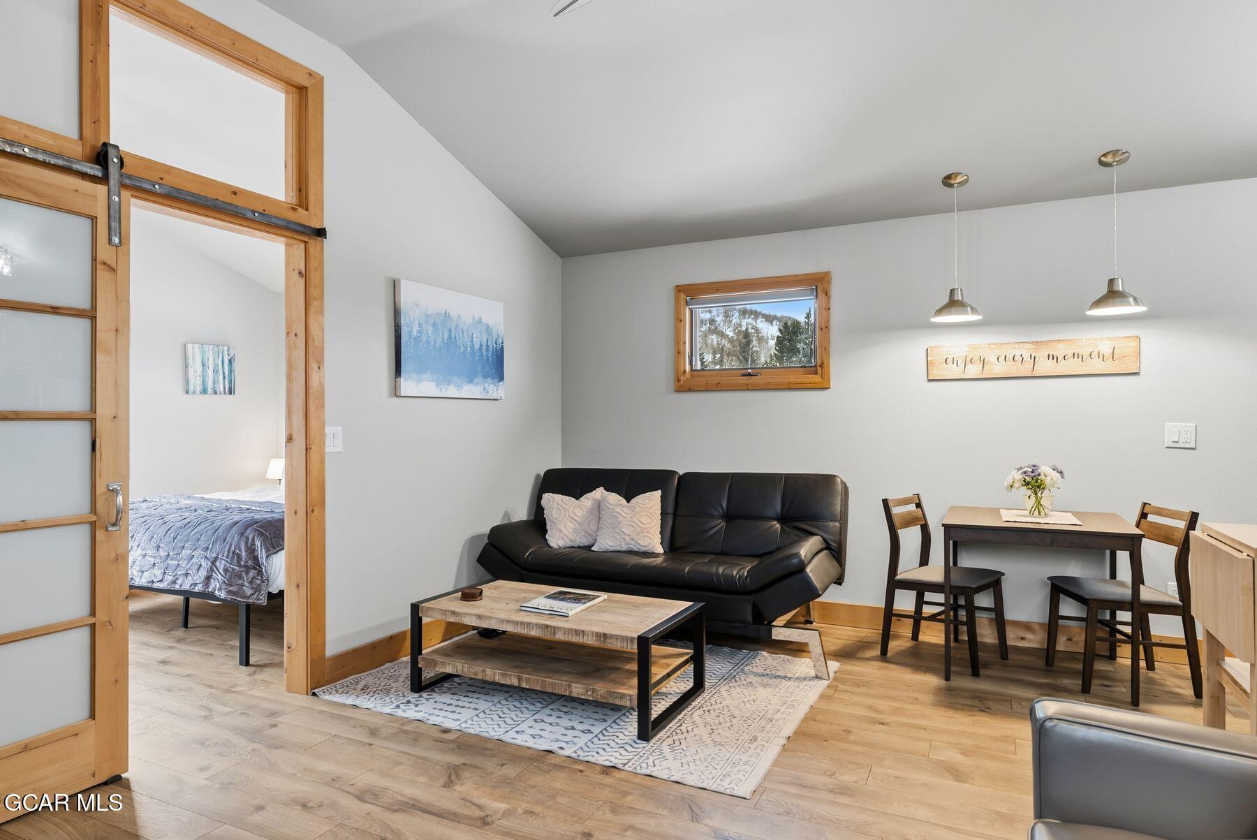 1791 &1793 Meadow Ln