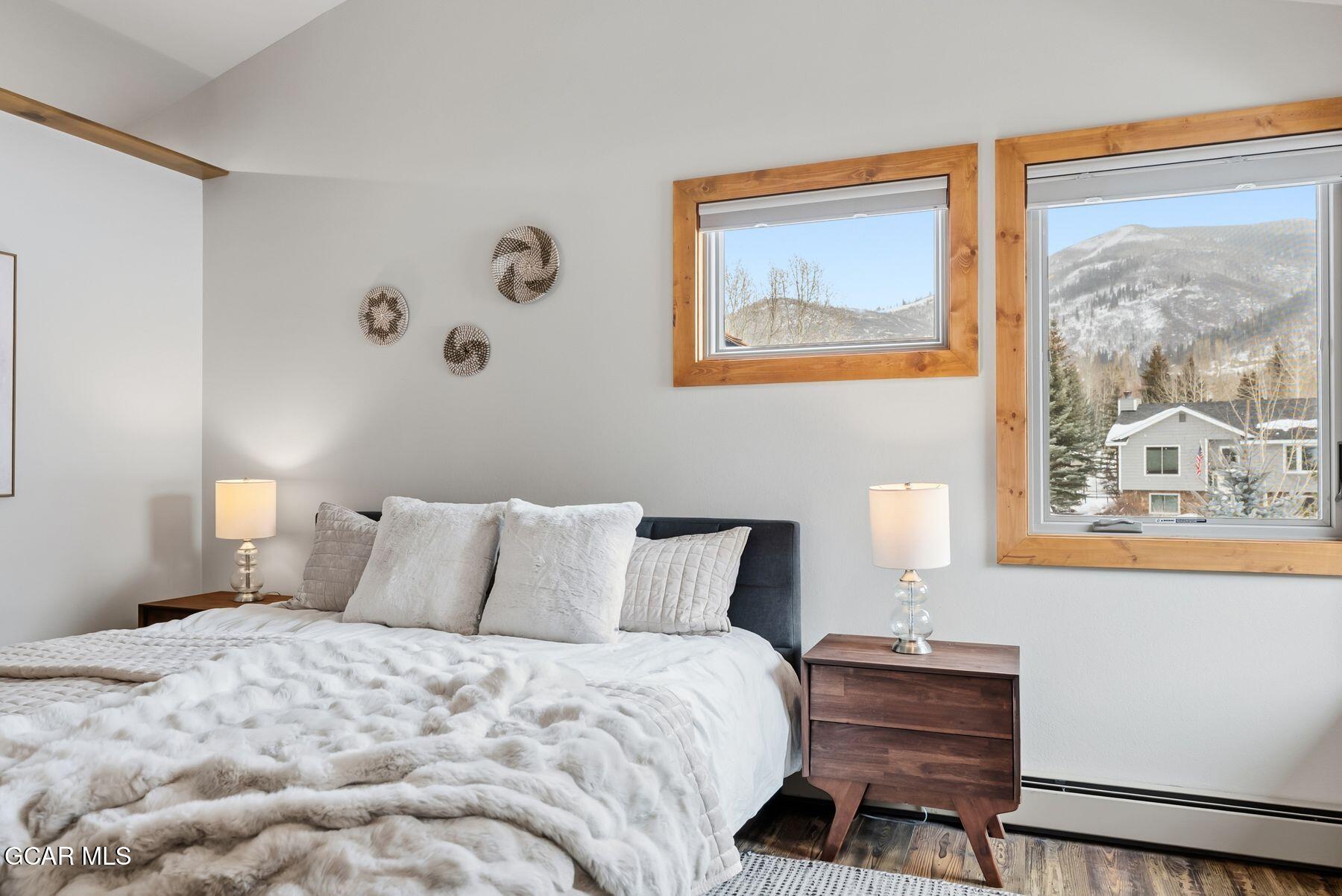 1791 &1793 Meadow Ln