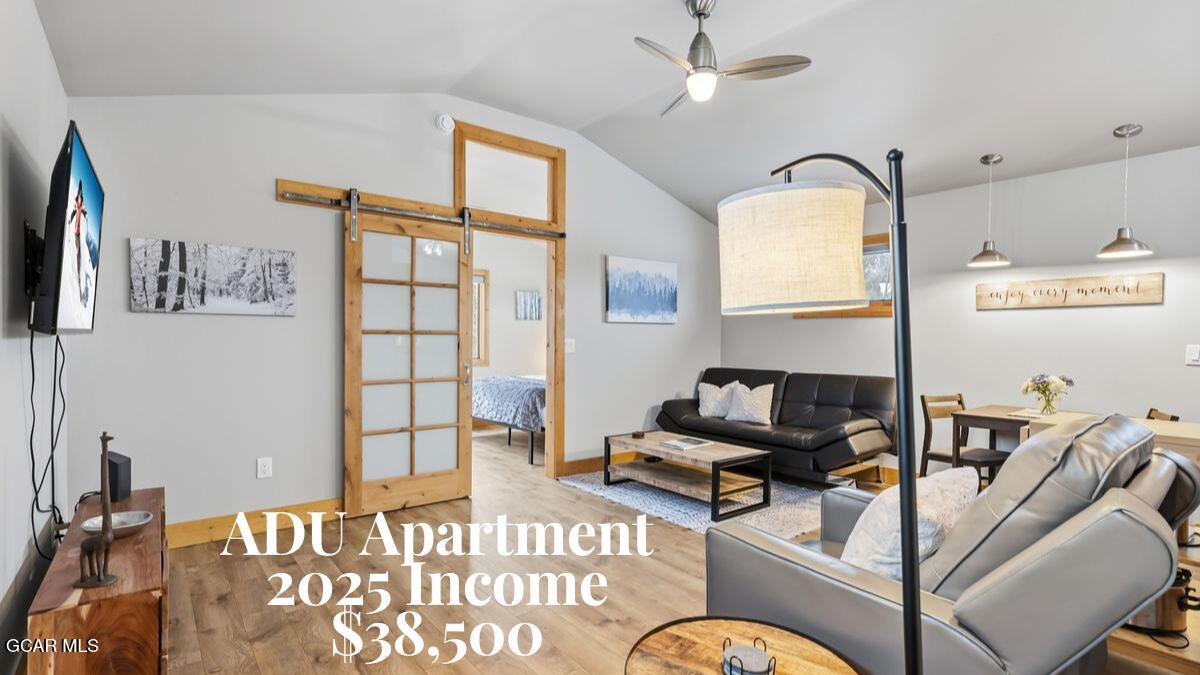 1791 &1793 Meadow Ln