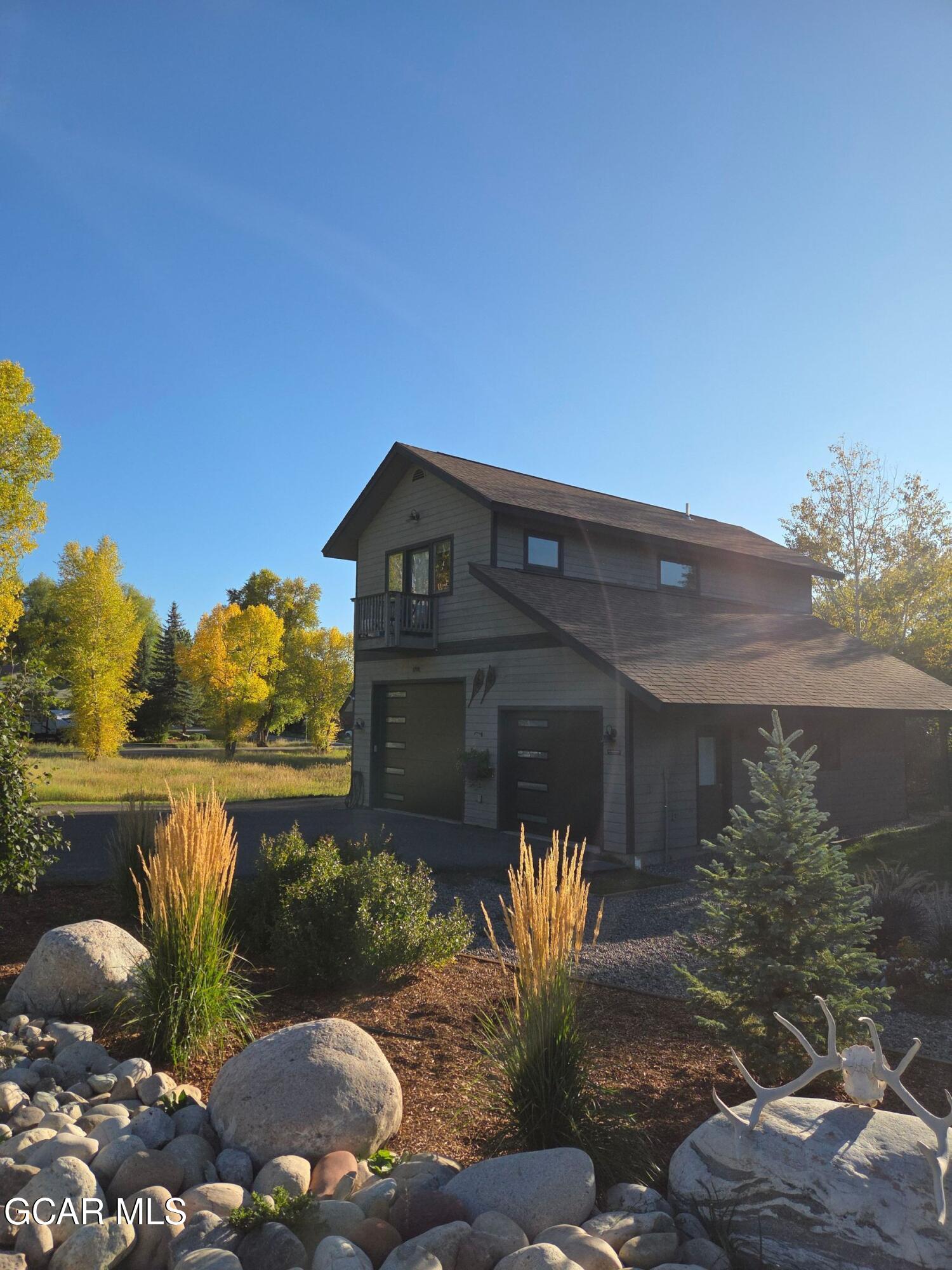 1791 &1793 Meadow Ln