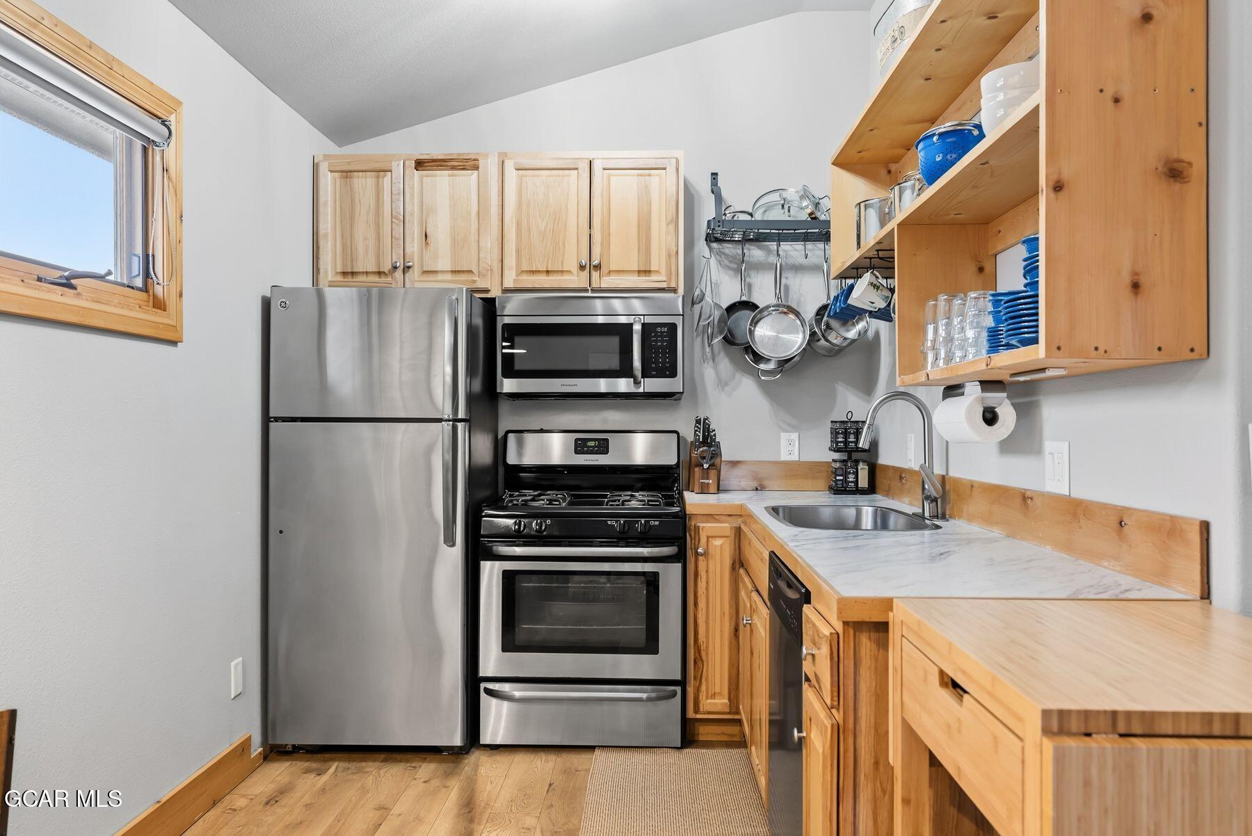 1791 &1793 Meadow Ln