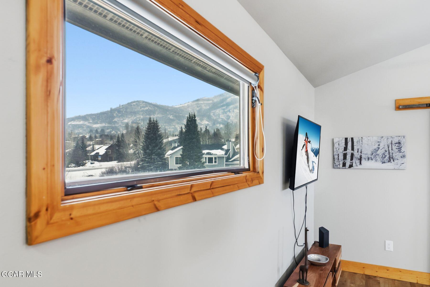 1791 &1793 Meadow Ln