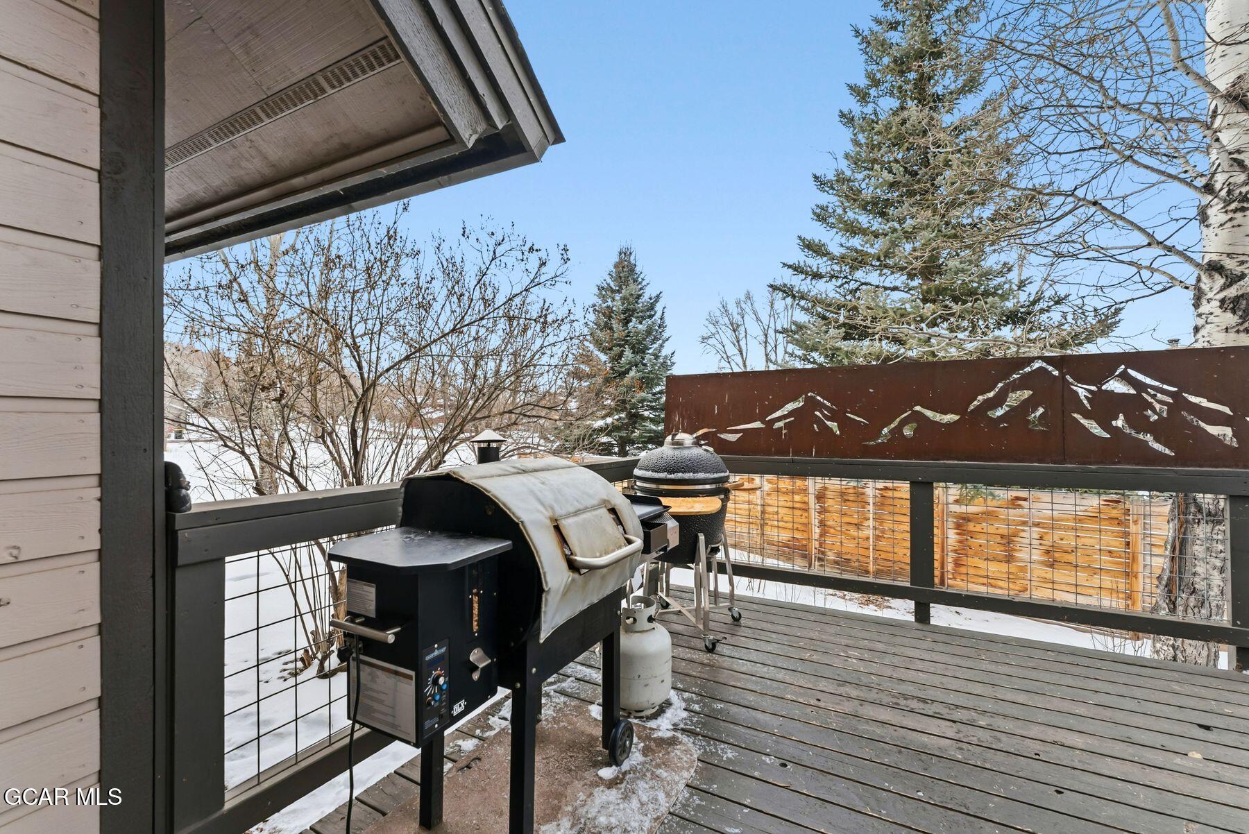 1791 &1793 Meadow Ln