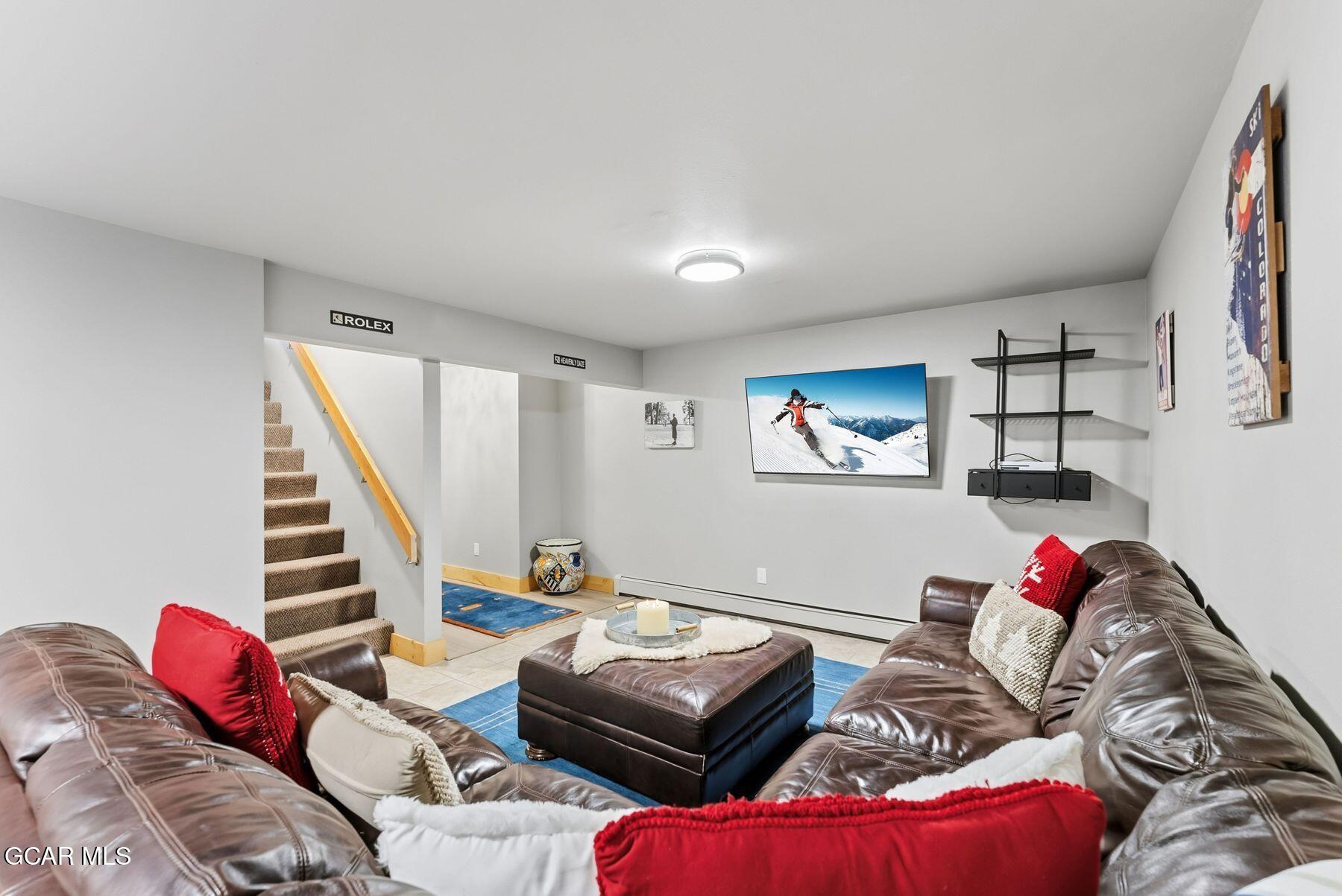 1791 &1793 Meadow Ln