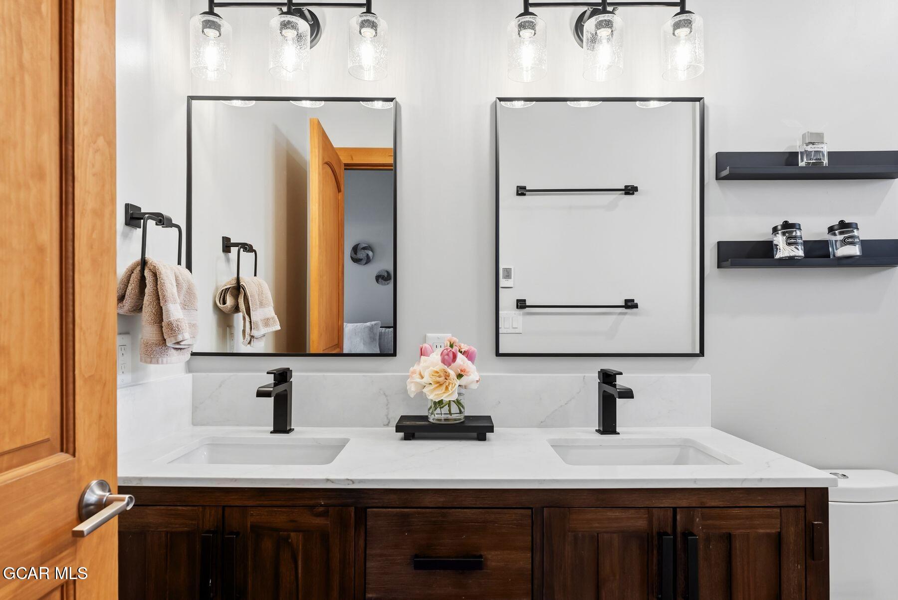 1791 &1793 Meadow Ln