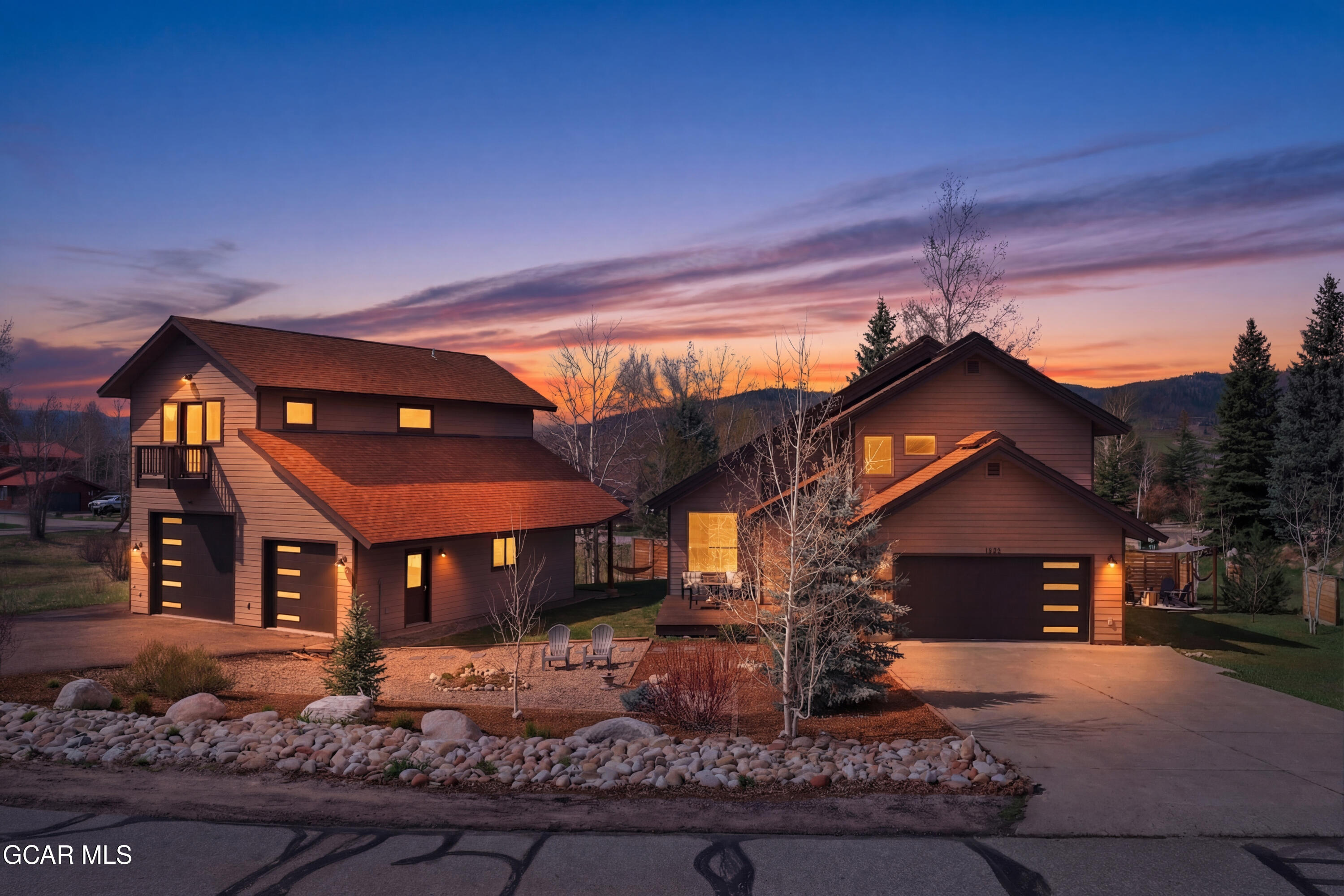 1791 &1793 Meadow Ln