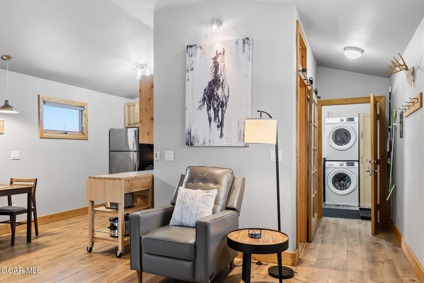 1791 &1793 Meadow Ln