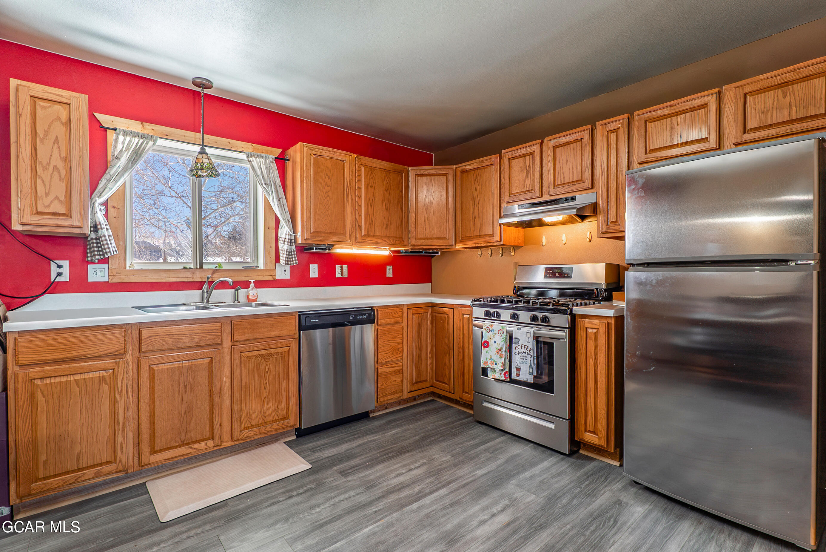 380 East Topaz Avenue