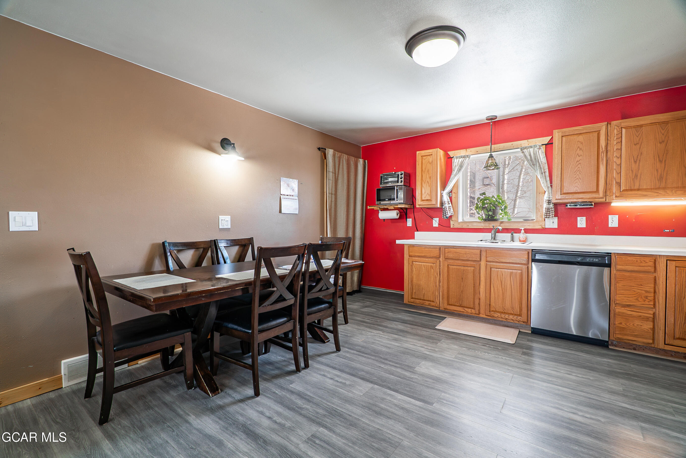 380 East Topaz Avenue