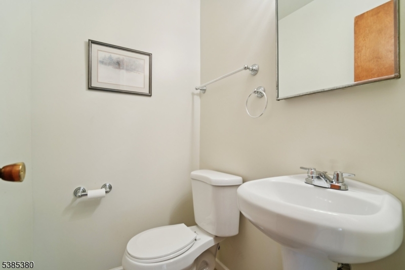 3 Ardsleigh Dr